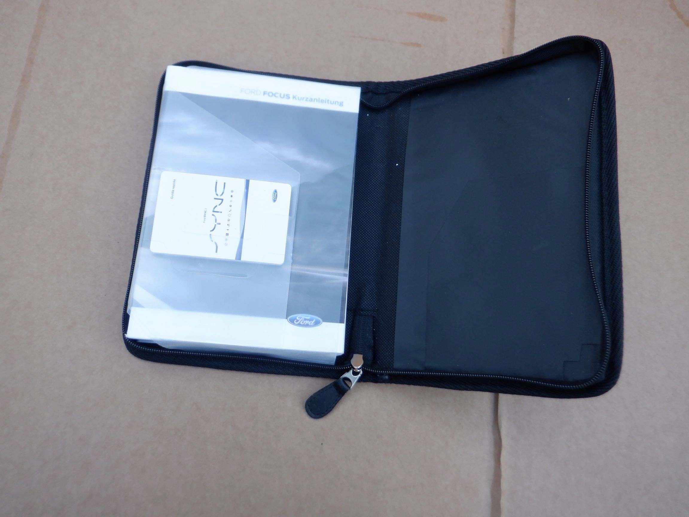 KSIAZKA SERWISOWA ETUI FORD FOCUS MK4 Brand Ford