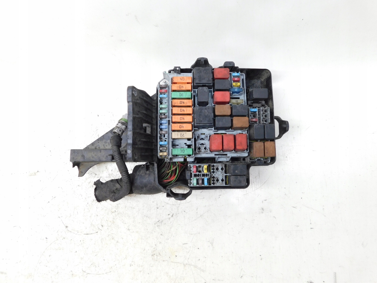 SKRZYNKA BEZPIECZNIKÓW - IVECO DAILY IV V 11-14 2.3 HPI