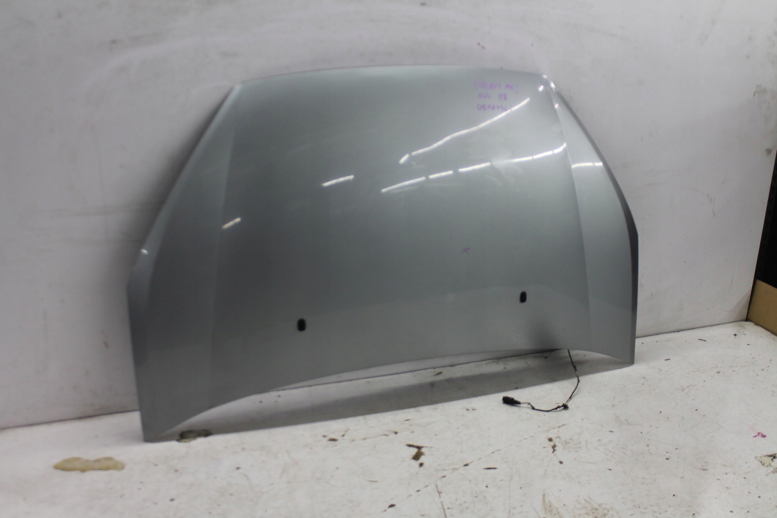Capot FORD GALAXY MK2 des roues. H8 06-09