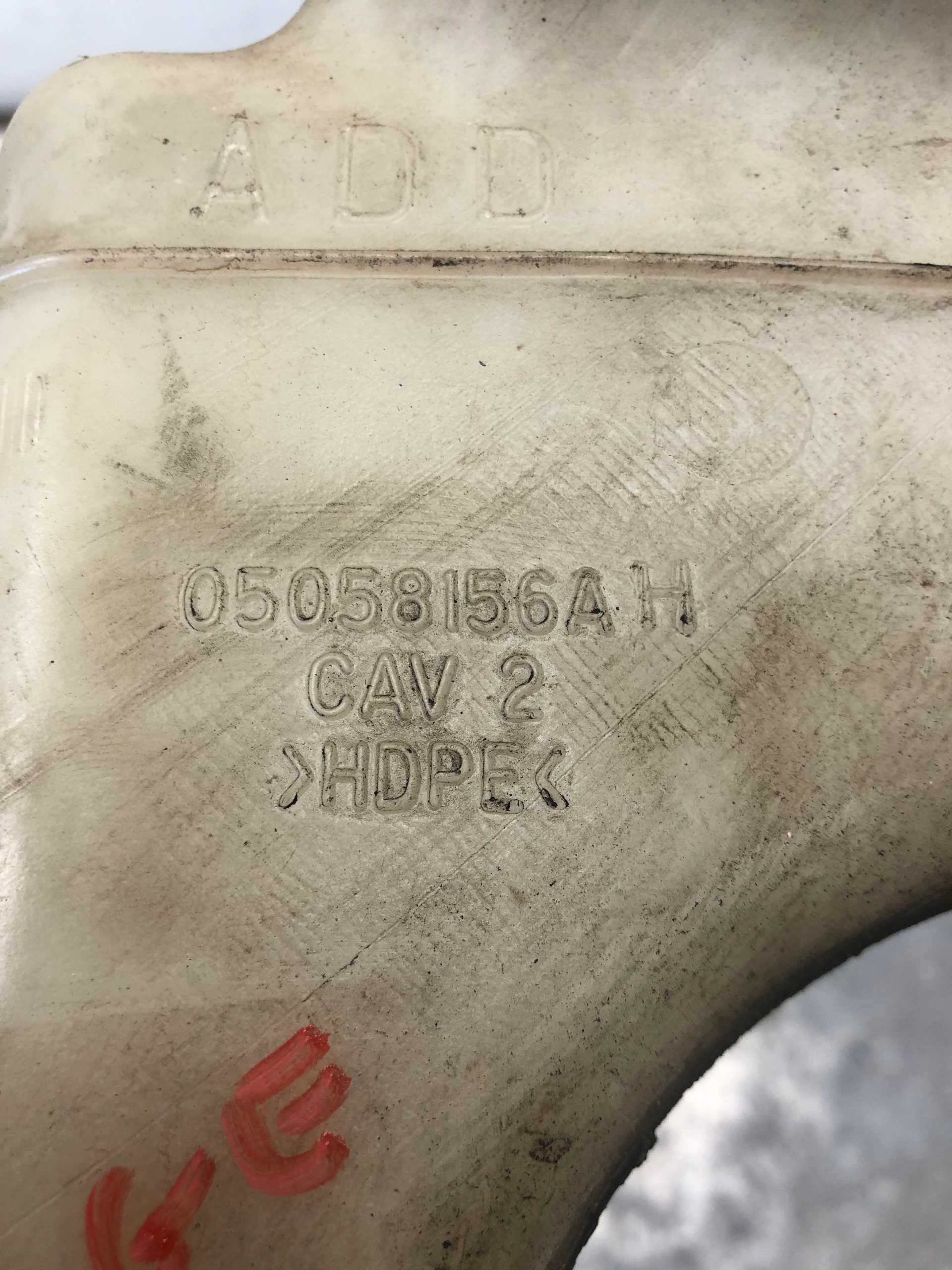 Réservoir eau DODGE CALIBER 05058156AH