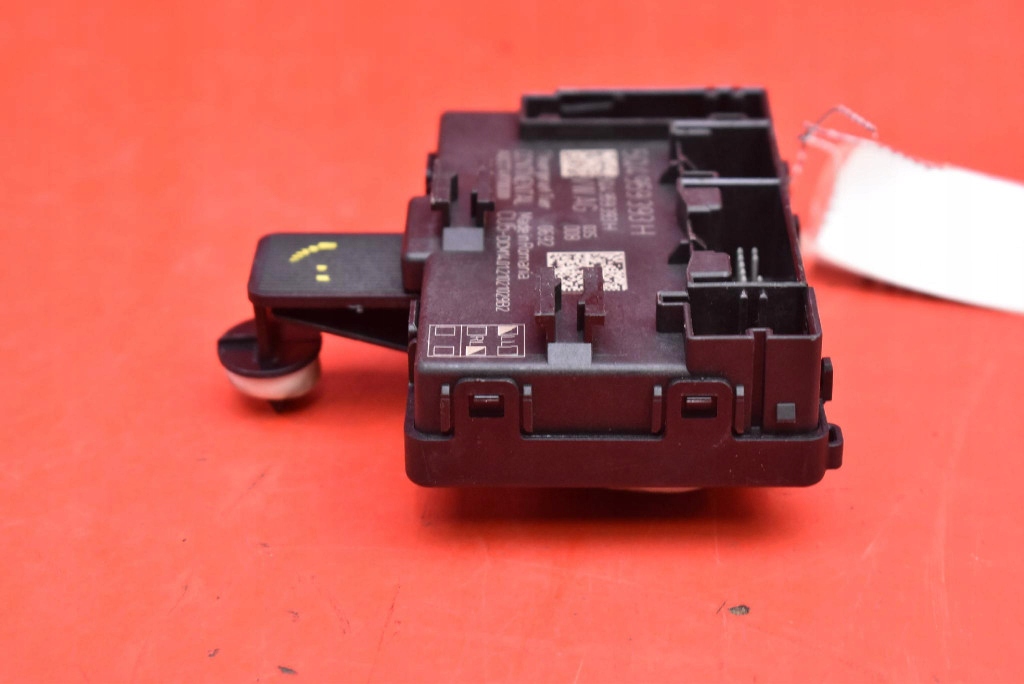 control unit module door left front 5Q4959393H SKODA OCTAVIA 4 IV KOMBI 19-24