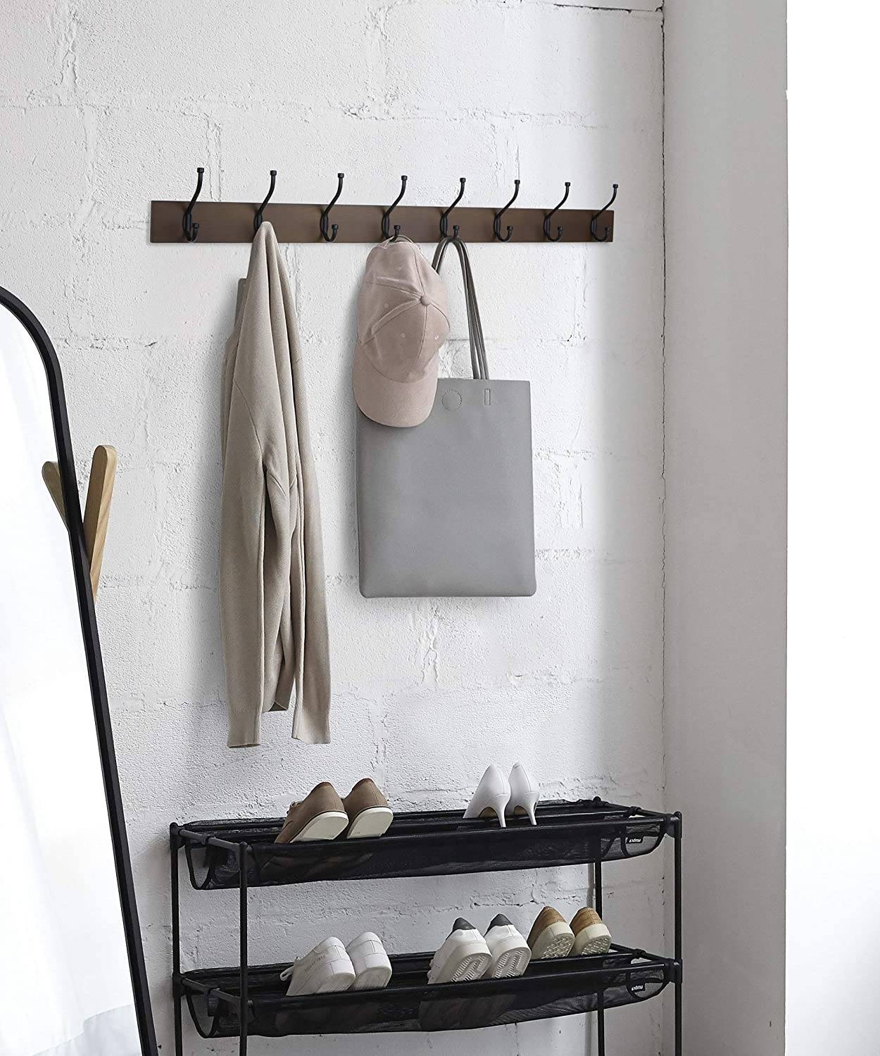 AMAZON BASICS WIESZAK DREWNIANY Z 3 HACZYKAMI 34 cm STYLOWY DO DOMU Kod producenta 028295313797