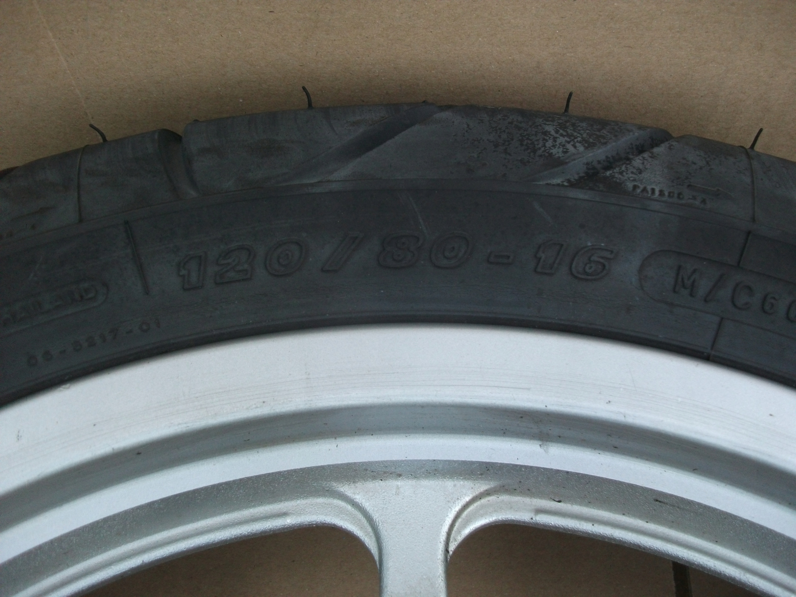 YAMAHA YBR 125 CUSTOM КОЛЕСО ЗАДНЯЯ ШИНА 120/80-16