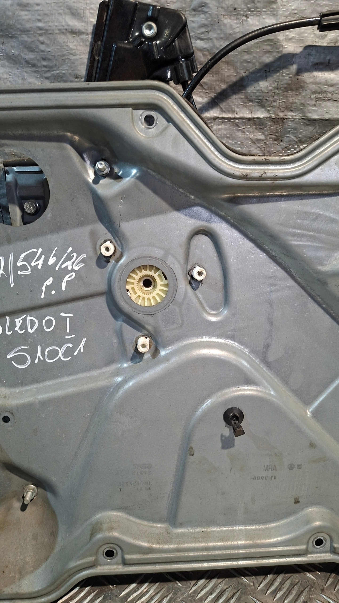 window regulator sheet metal right front SEAT TOLEDO II
