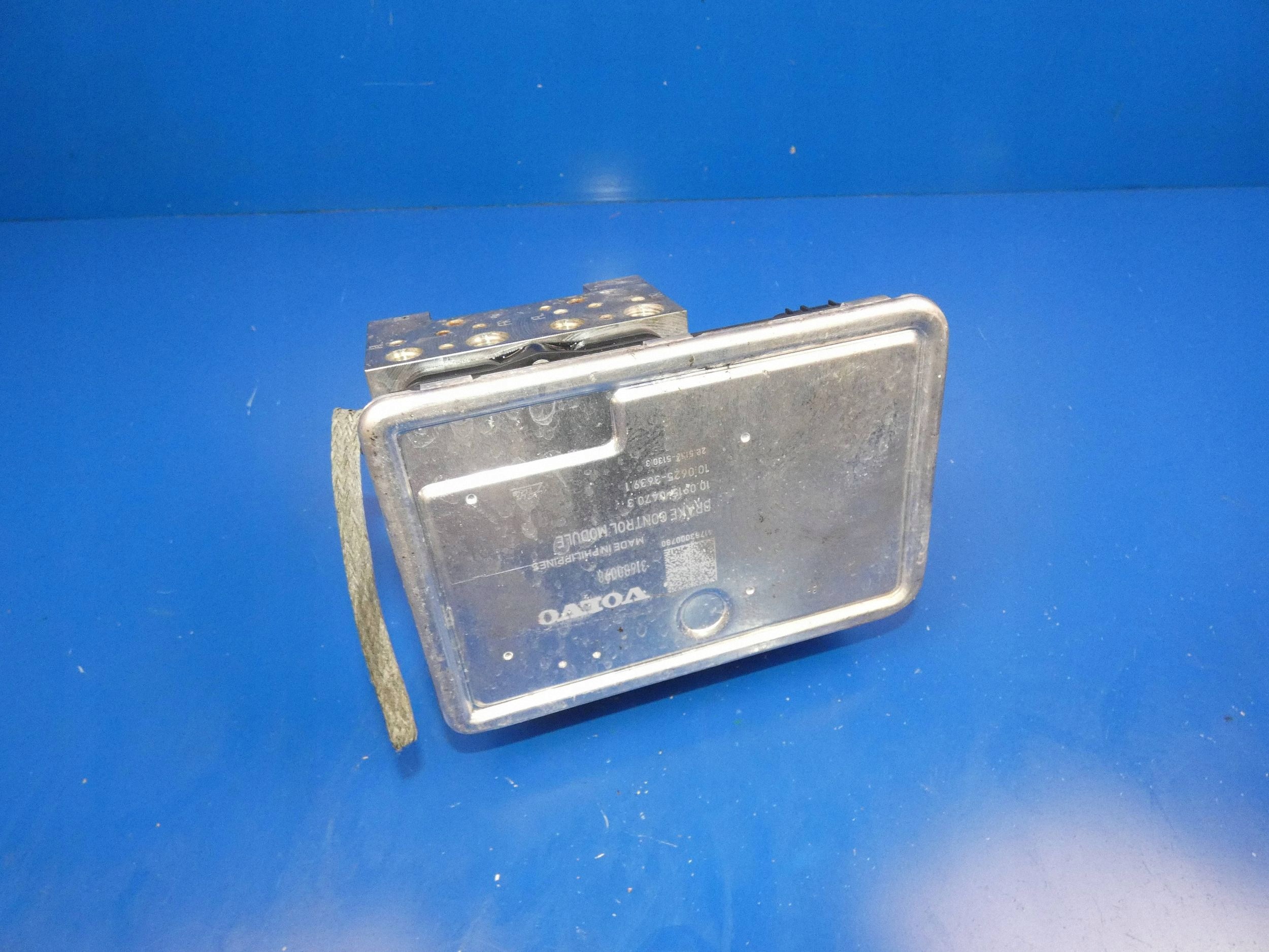 VOLVO XC90 II XC60 V90 V60 S60 III pump ABS module control unit