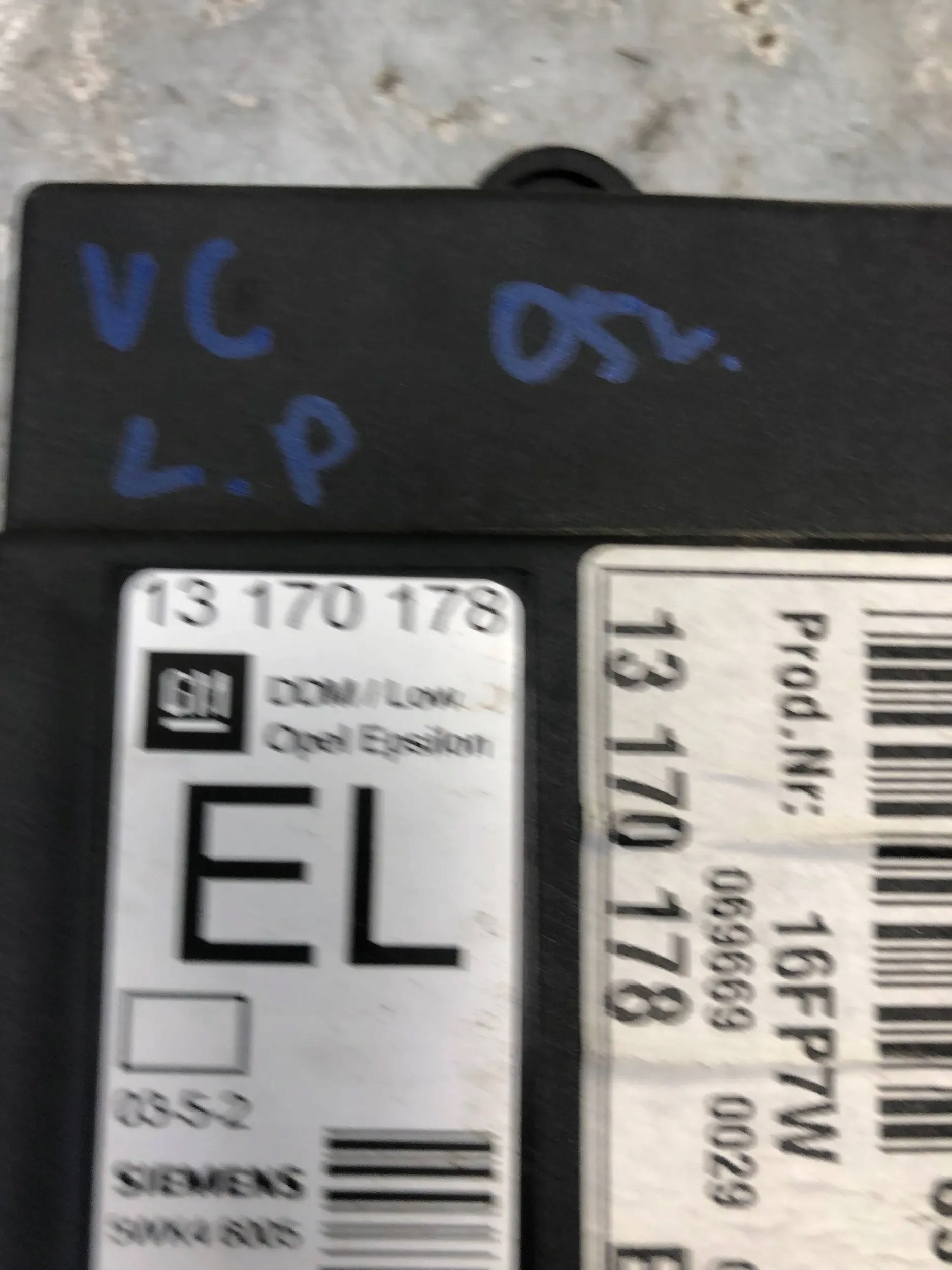 module door left front OPEL VECTRA C KOMBI 13170178