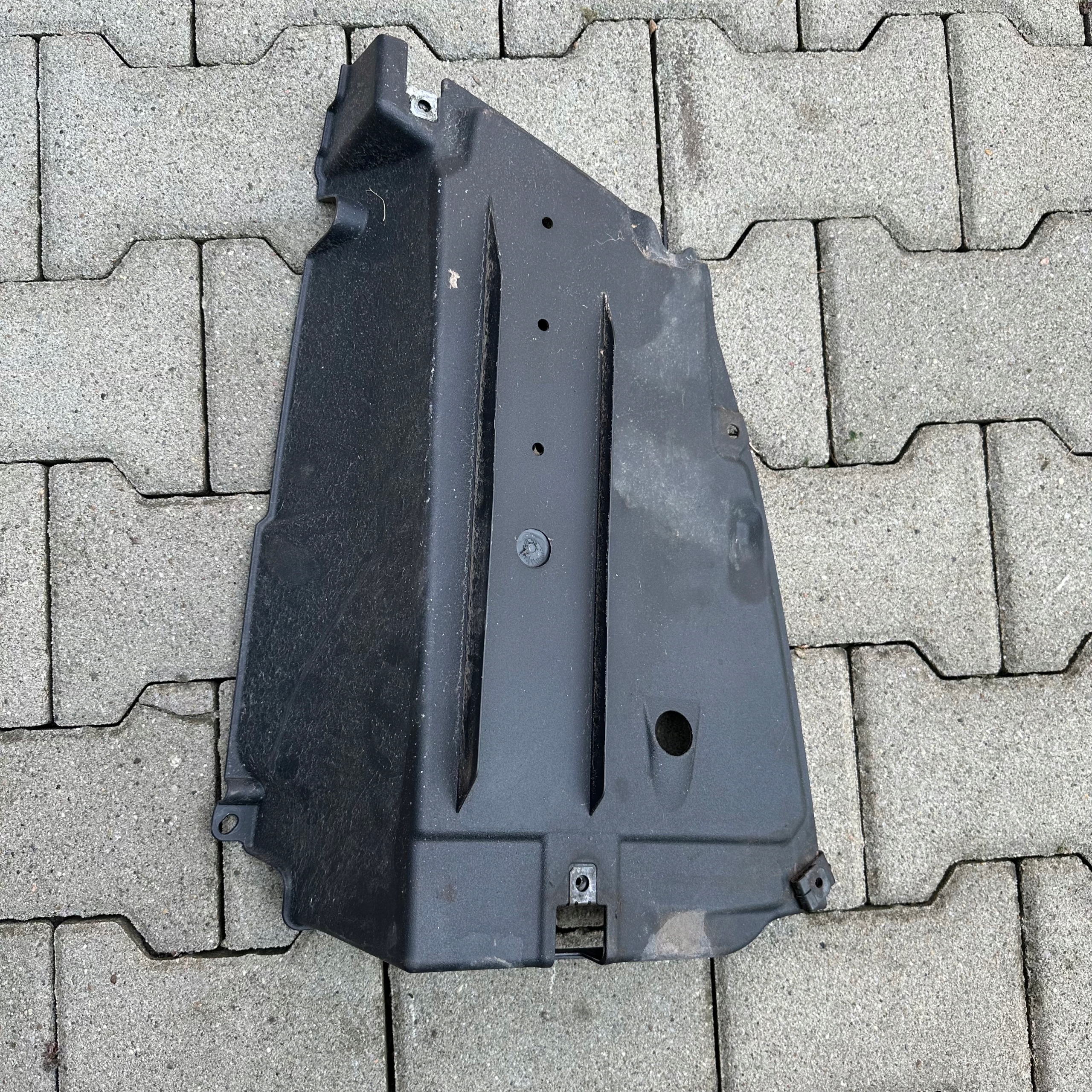 ЗАЩИТА СНИЗУ ЗАДНЯЯ ЛЕВА TOYOTA HIGHLANDER IV