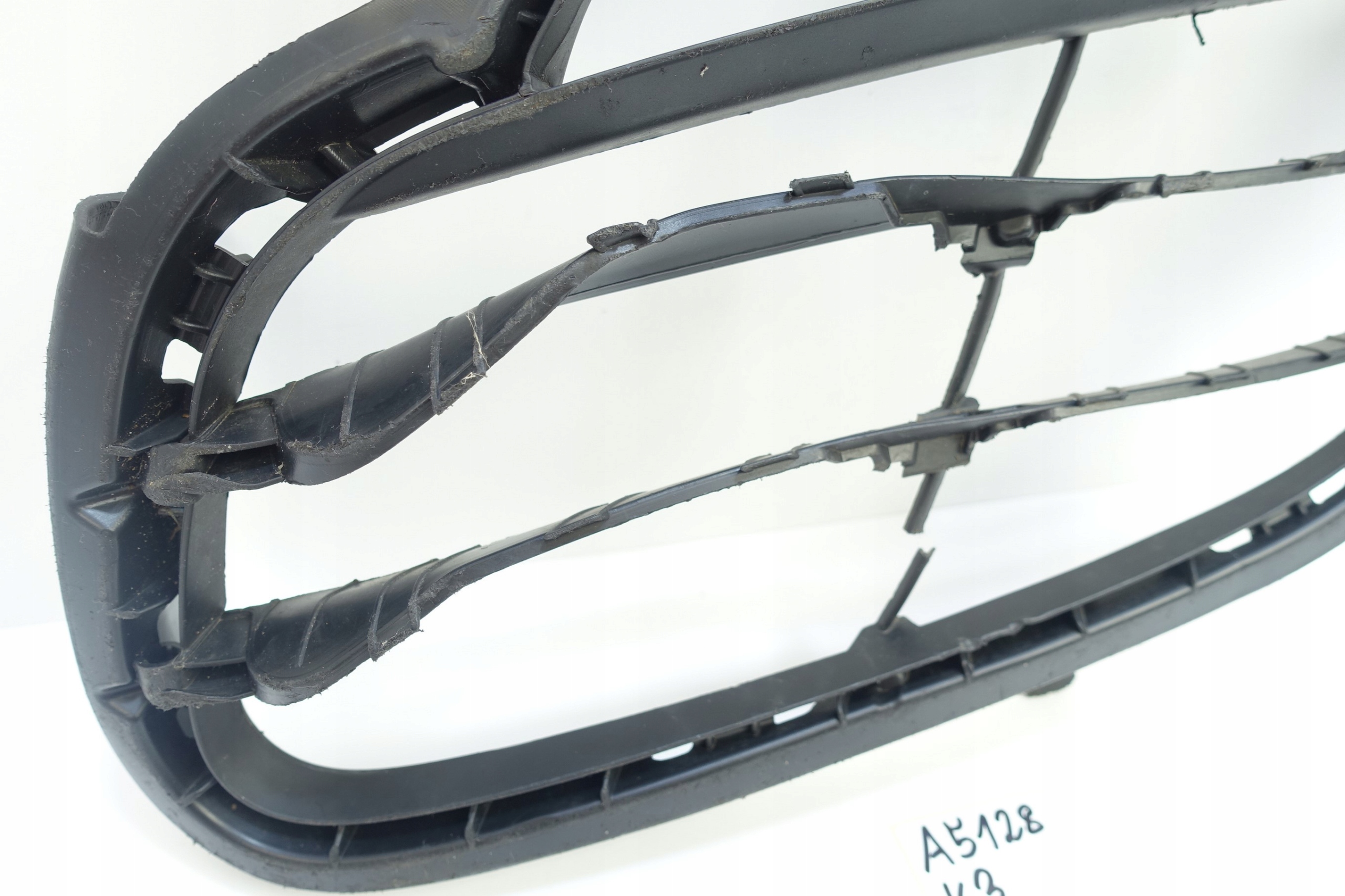 grid of a bumper left front PORSCHE BOXSTER 981 98150556300