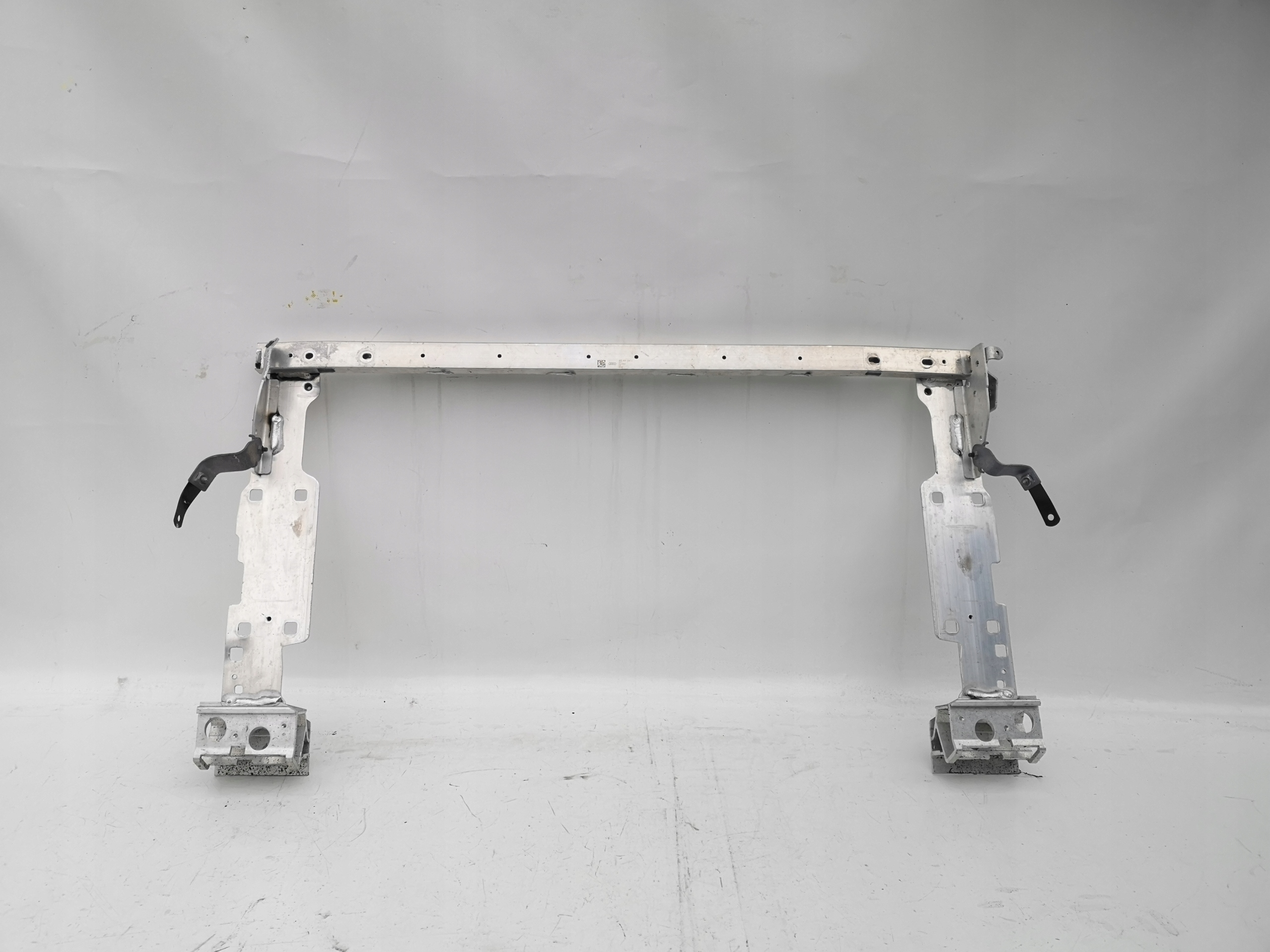 AUDI A8 D5 PAS PRZEDNI WZMOCNIENIE 4N0805594C Typ samochodu Samochody osobowe