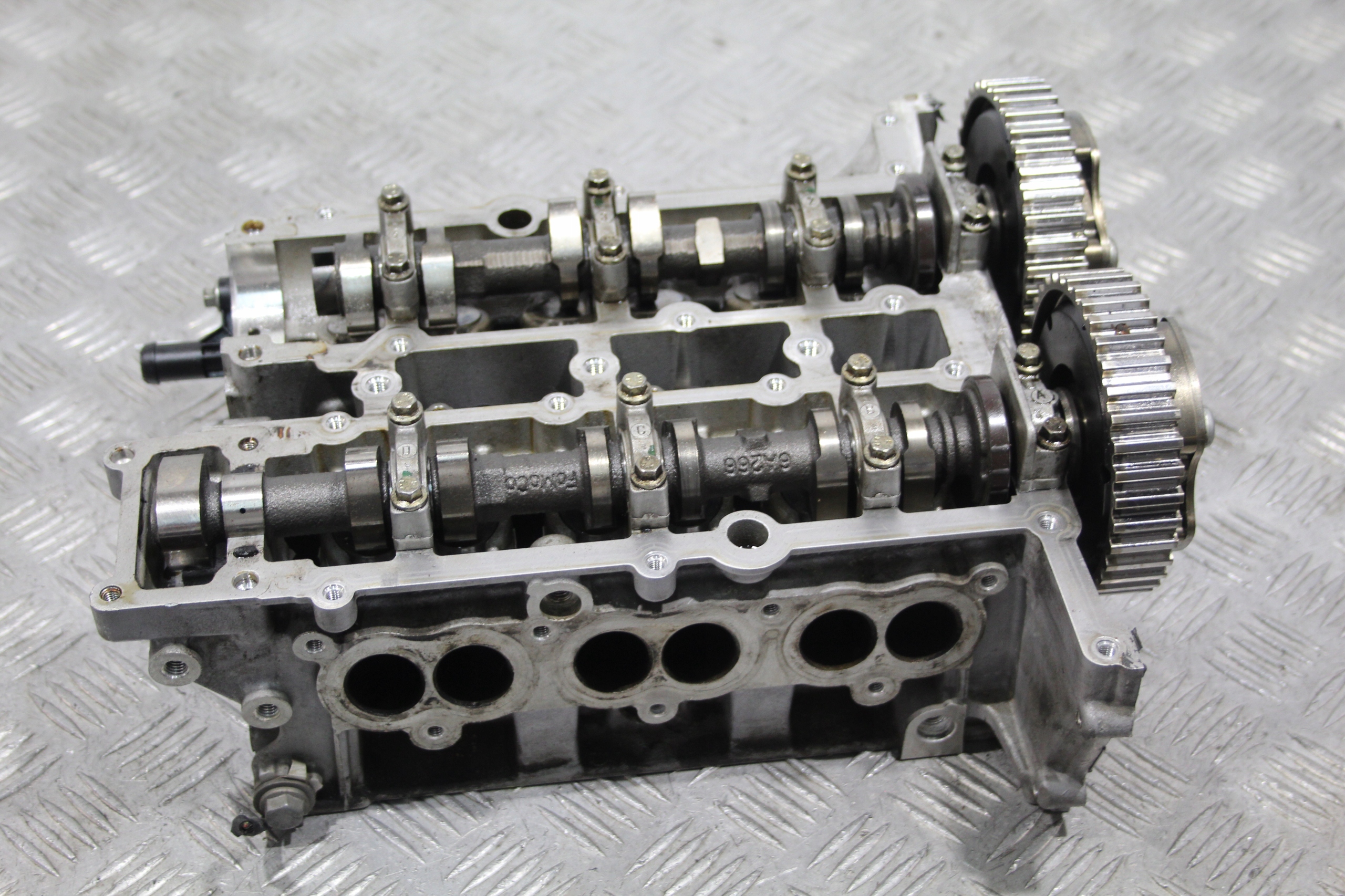 GŁOWICA ZAWORY WAŁKI FORD ECOSPORT II MK2