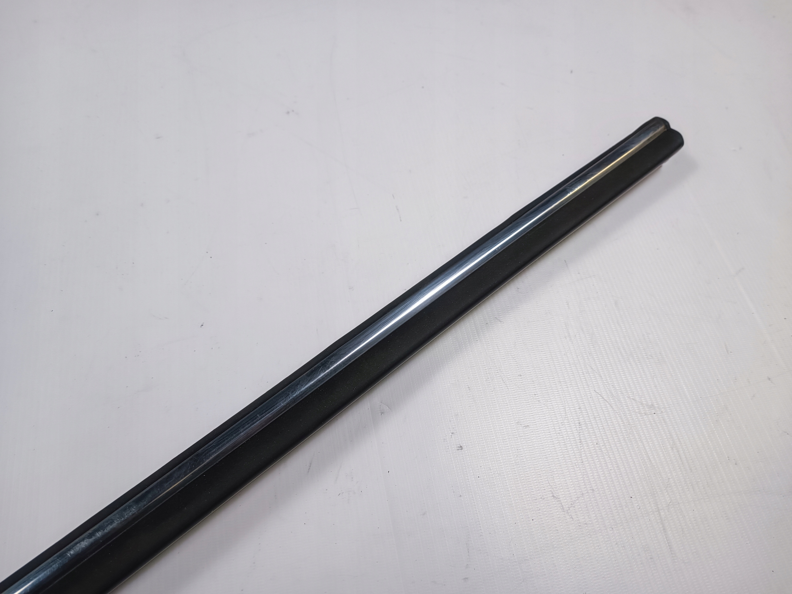moulding door left front Mercedes SL 107