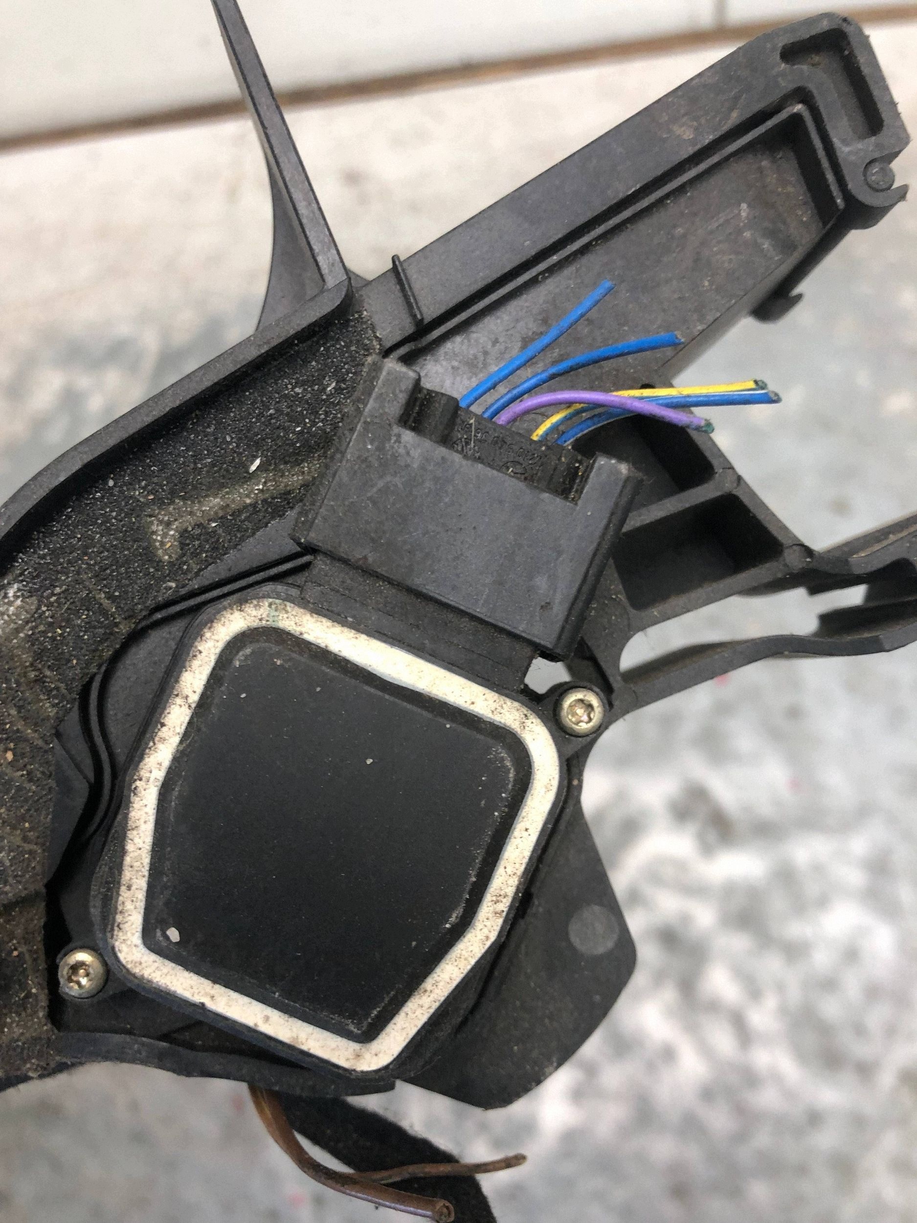 Gaspedal MERCEDES W203 A2033000104