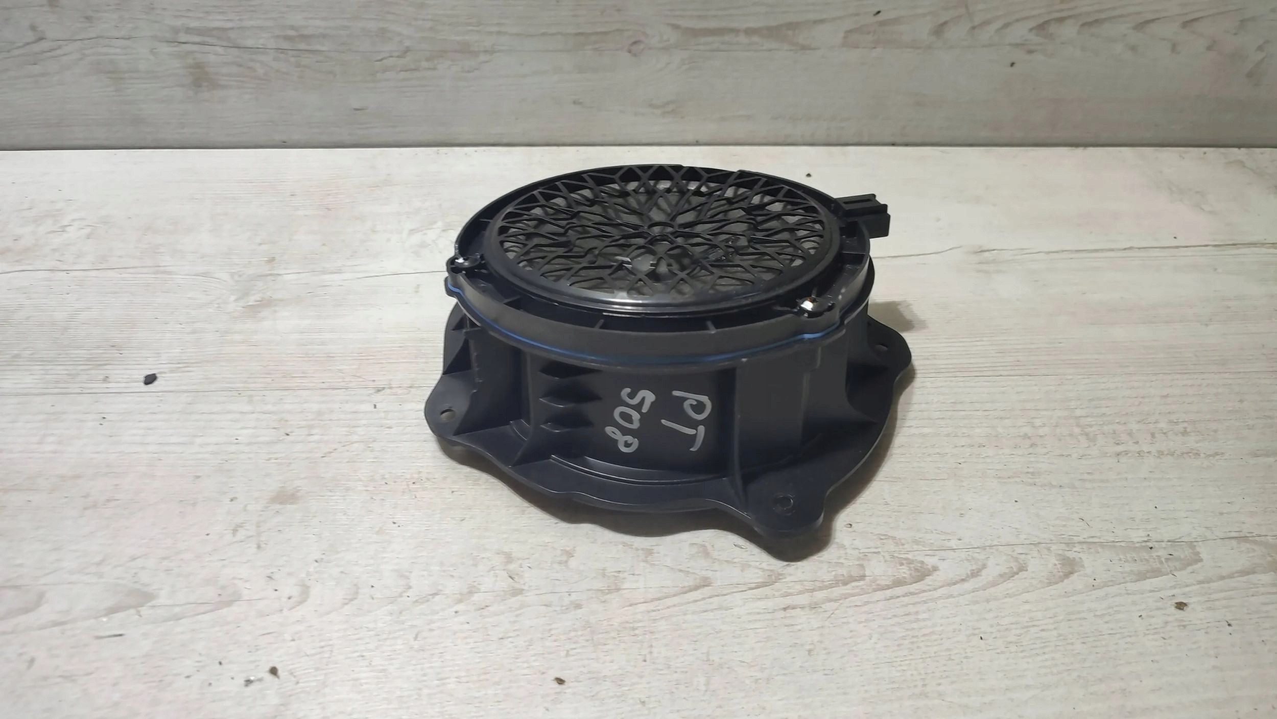 Peugeot 508 II 22r 1.2 rear part side right speaker