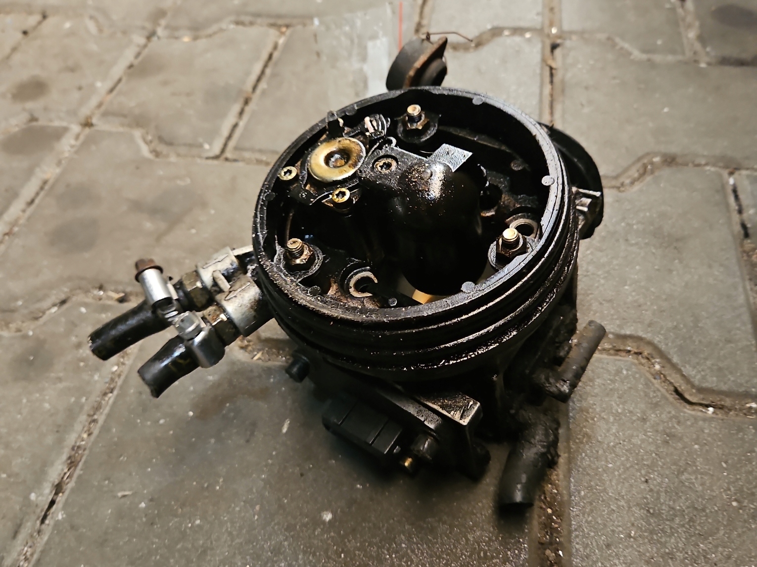 MONOWTRYSK PEUGEOT 106 1.1 JEDNOPUNKT