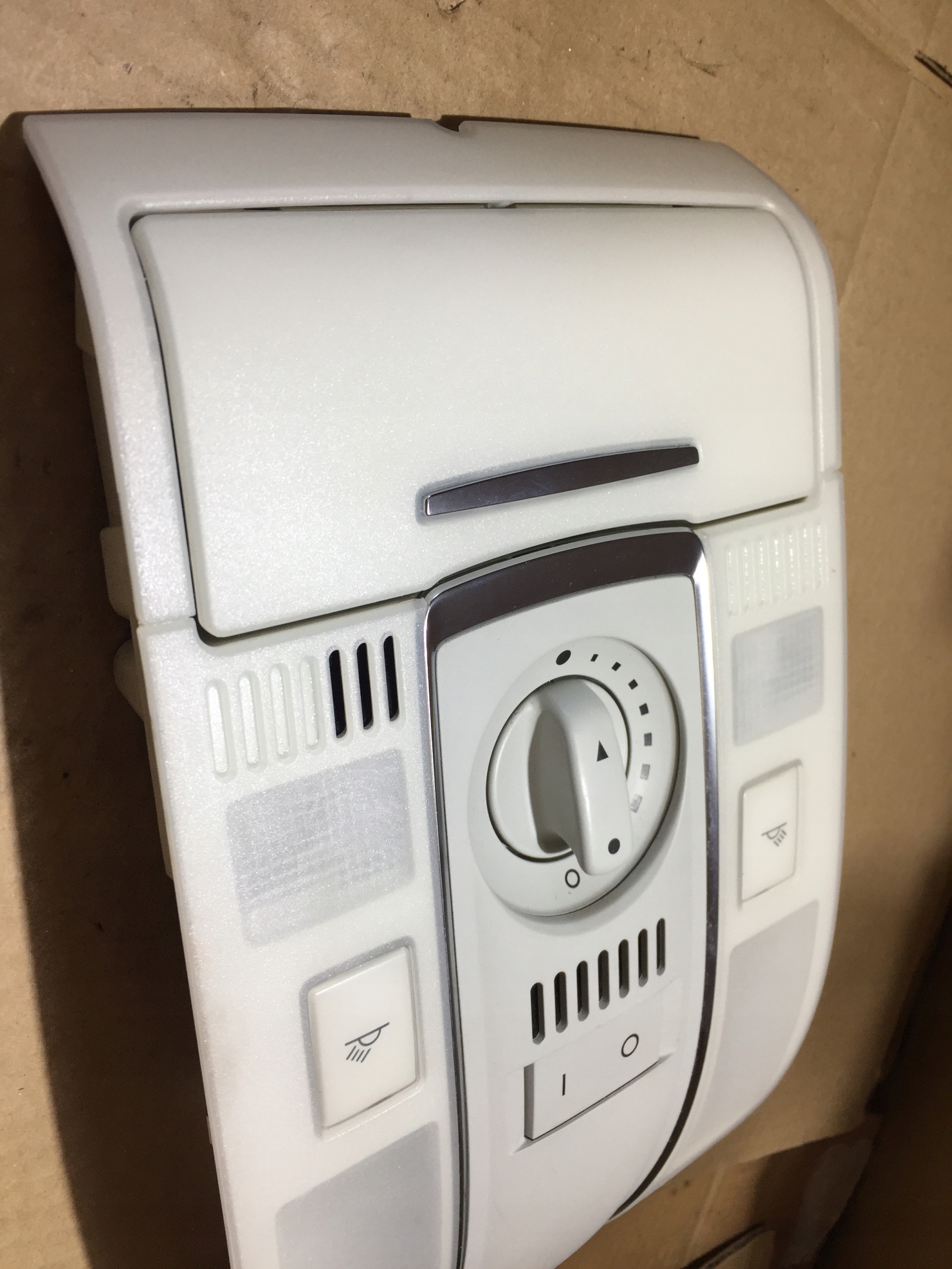 AUDI A6 C6 light OSWIETLENIE cabs 4F0947135BG