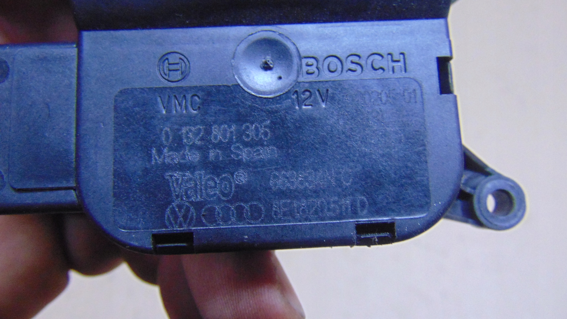 моторчик печки Bosch для автомобилей легковых Audi A4 B6/B7