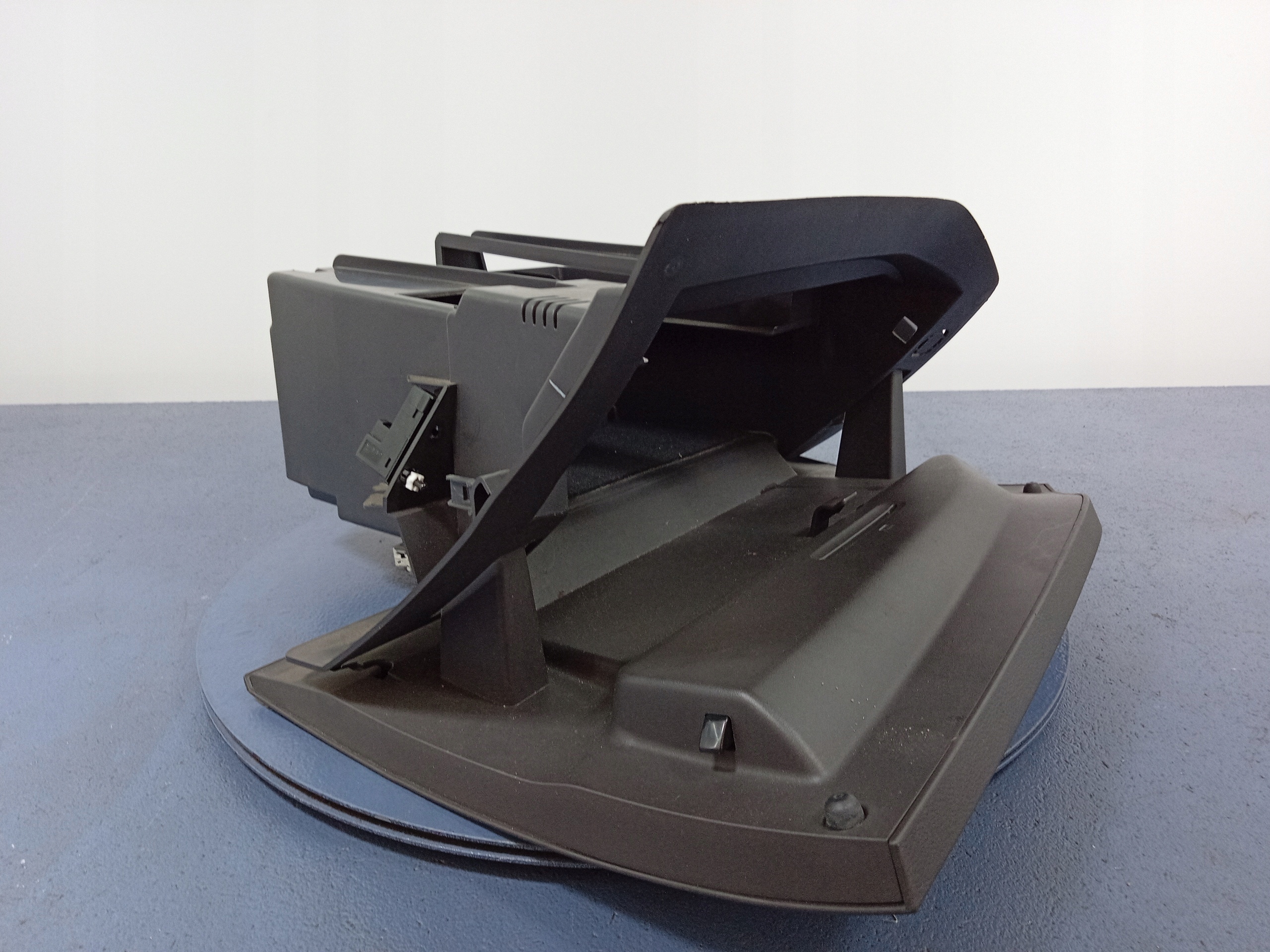 FORD Focus MK3 бардачок пассажира правый европа