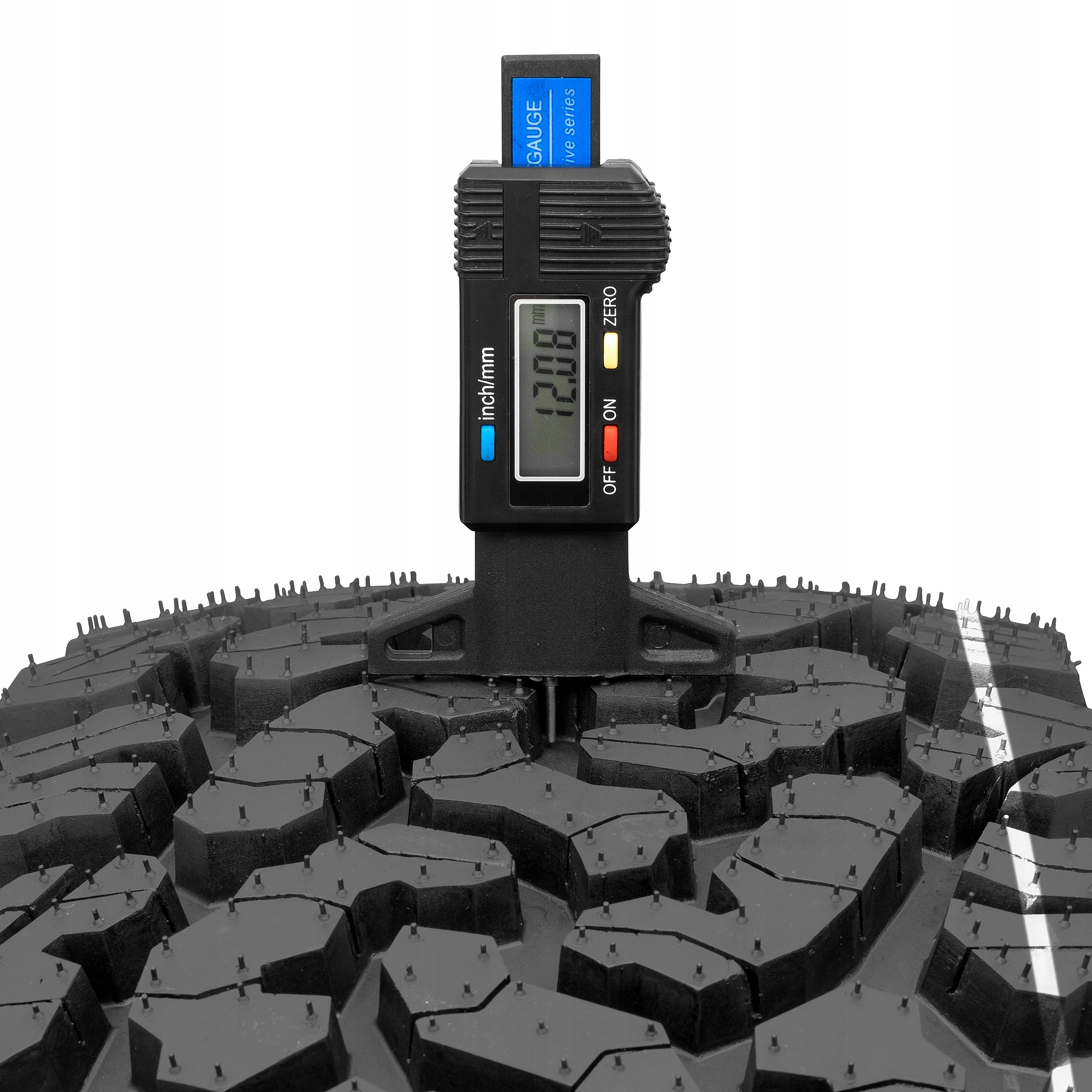 Opona 215/70 R16 CAŁOROCZNE WIELOSEZONOWE 4x4 AT Model Explorer A/T