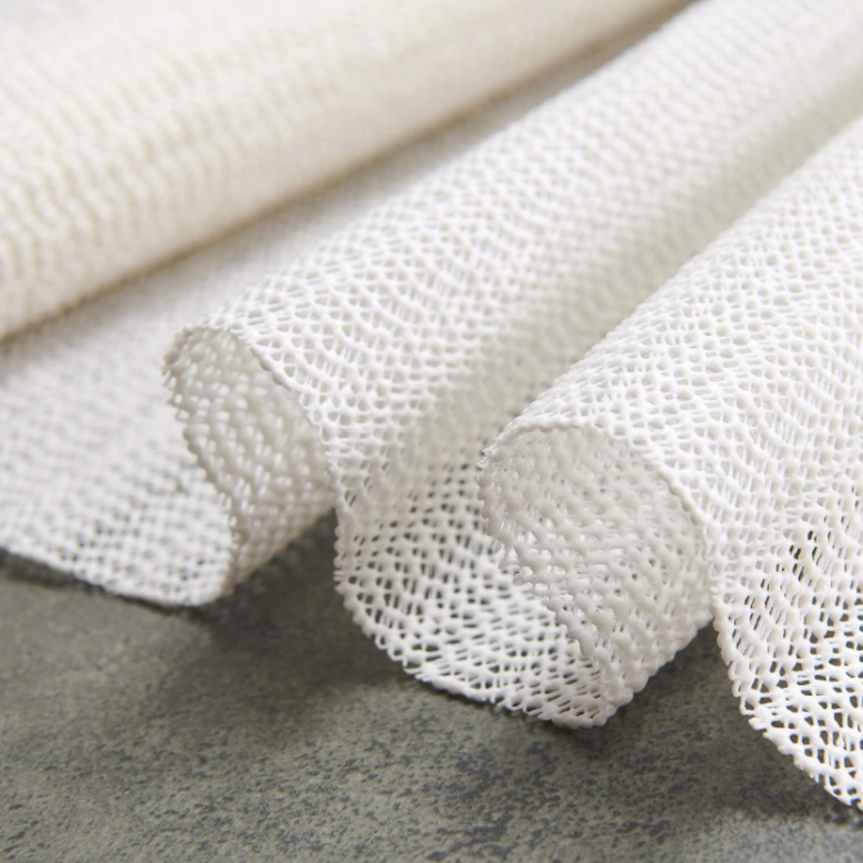 PODKŁAD DYWANOWY MATA ANTYPOŚLIZGOWA POD DYWAN DO SZUFLADY 70x140 cm Kolor biały