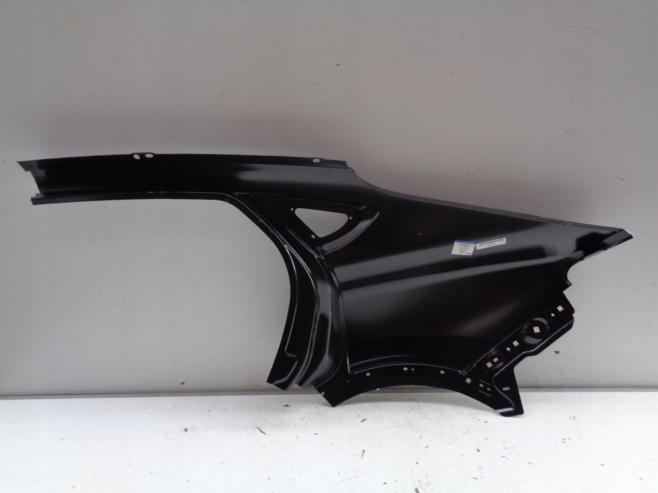 BŁOTNIK PRAWY TYLNY REPERATURKA FORD MUSTANG MACH E 21- Typ samochodu Samochody osobowe