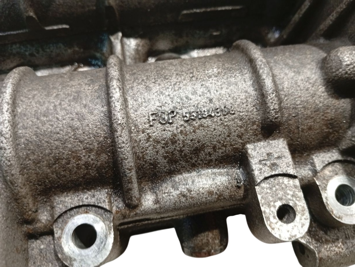 kryt ventilů vačky OPEL SIGNUM 1.9 CDTI 55194358