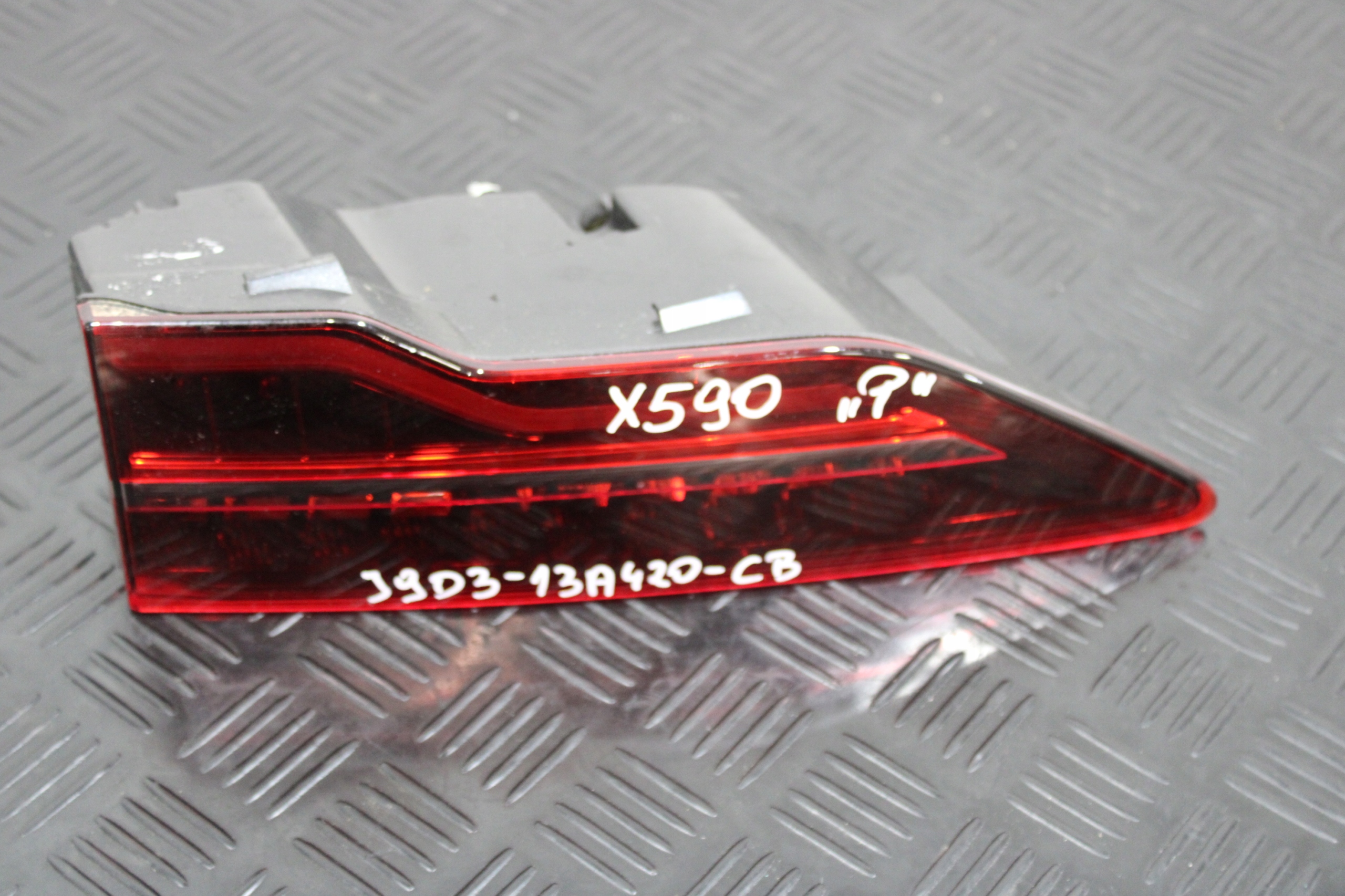 light bonnet right rear part J9D3-13A420-CB JAGUAR and-PACE X590 EV400