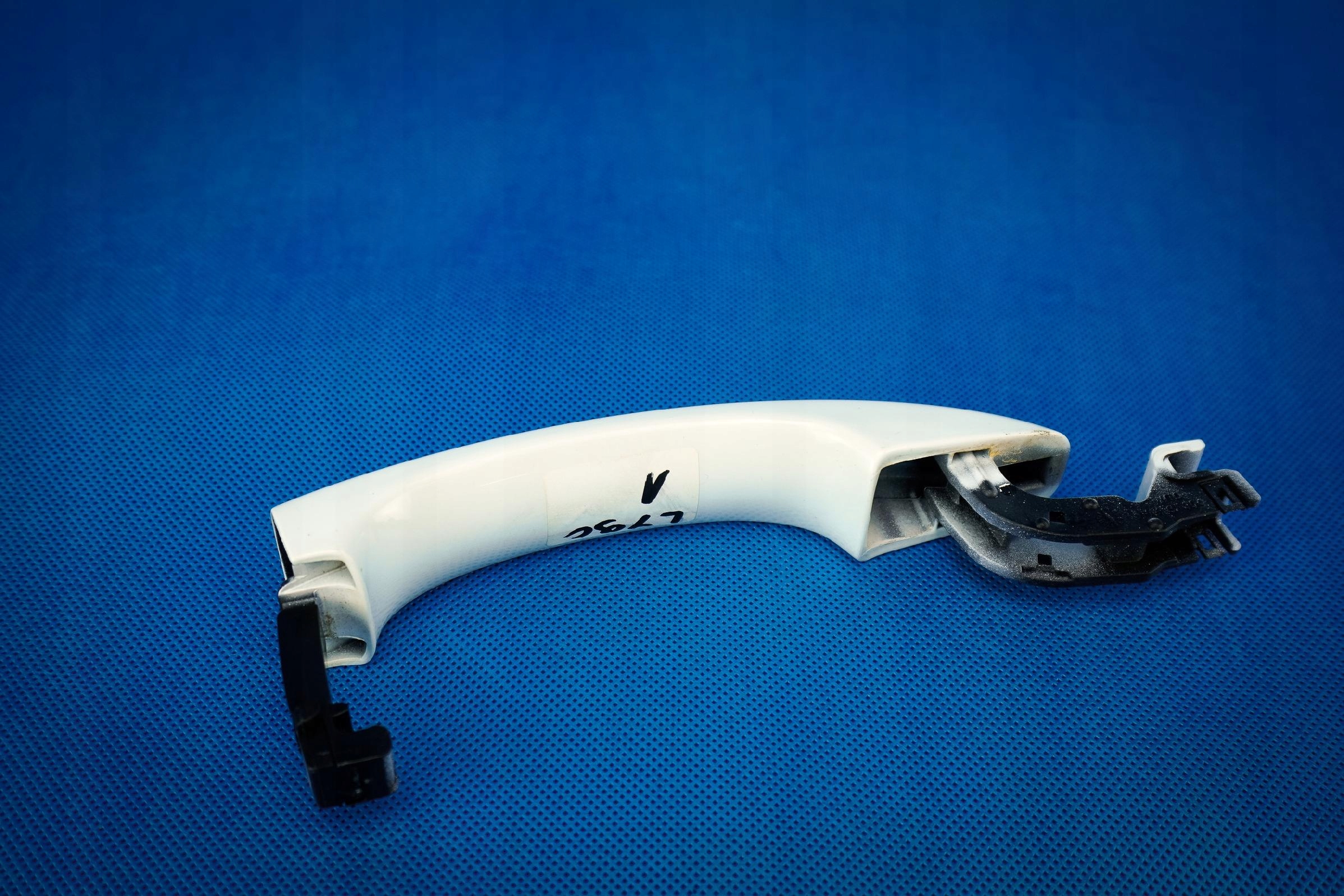 handle exterior Audi A1 A4 8K A5 8T 8T0837205A