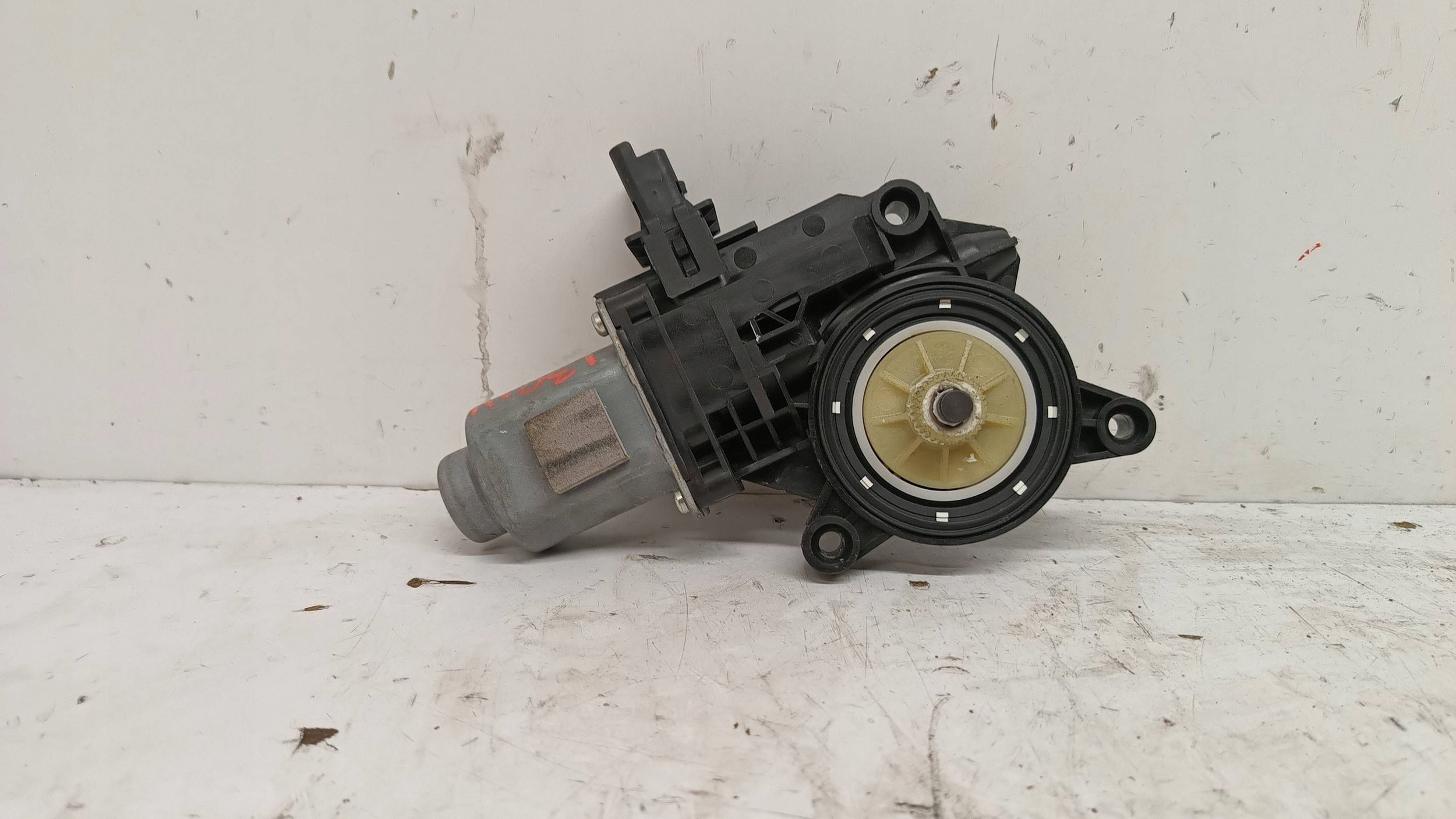 HYUNDAI I30 III mini motor windows right front 82460-G4010