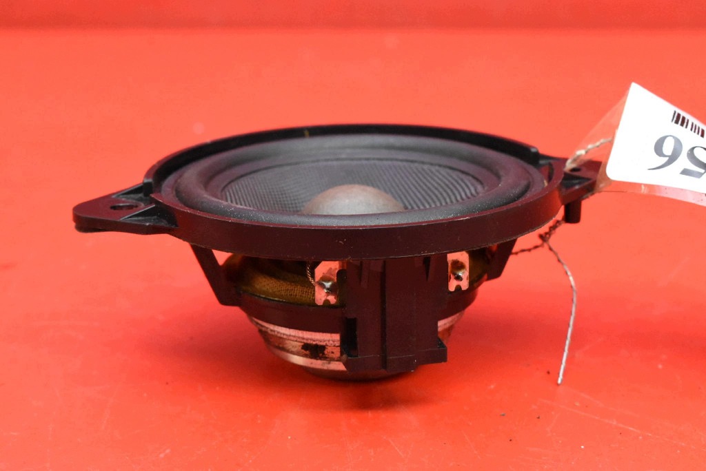 speaker WYSOKOTONOWY left rear part AUDI Q5 8R 12-17