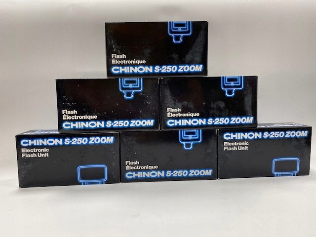 lampa błyskowa Chinon S-250 zoom Marka Chinon