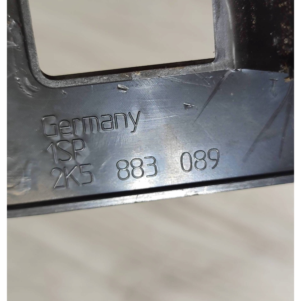 Blende Abdeckung szyny hinten kanapy Volkswagen Caddy 2K5883089