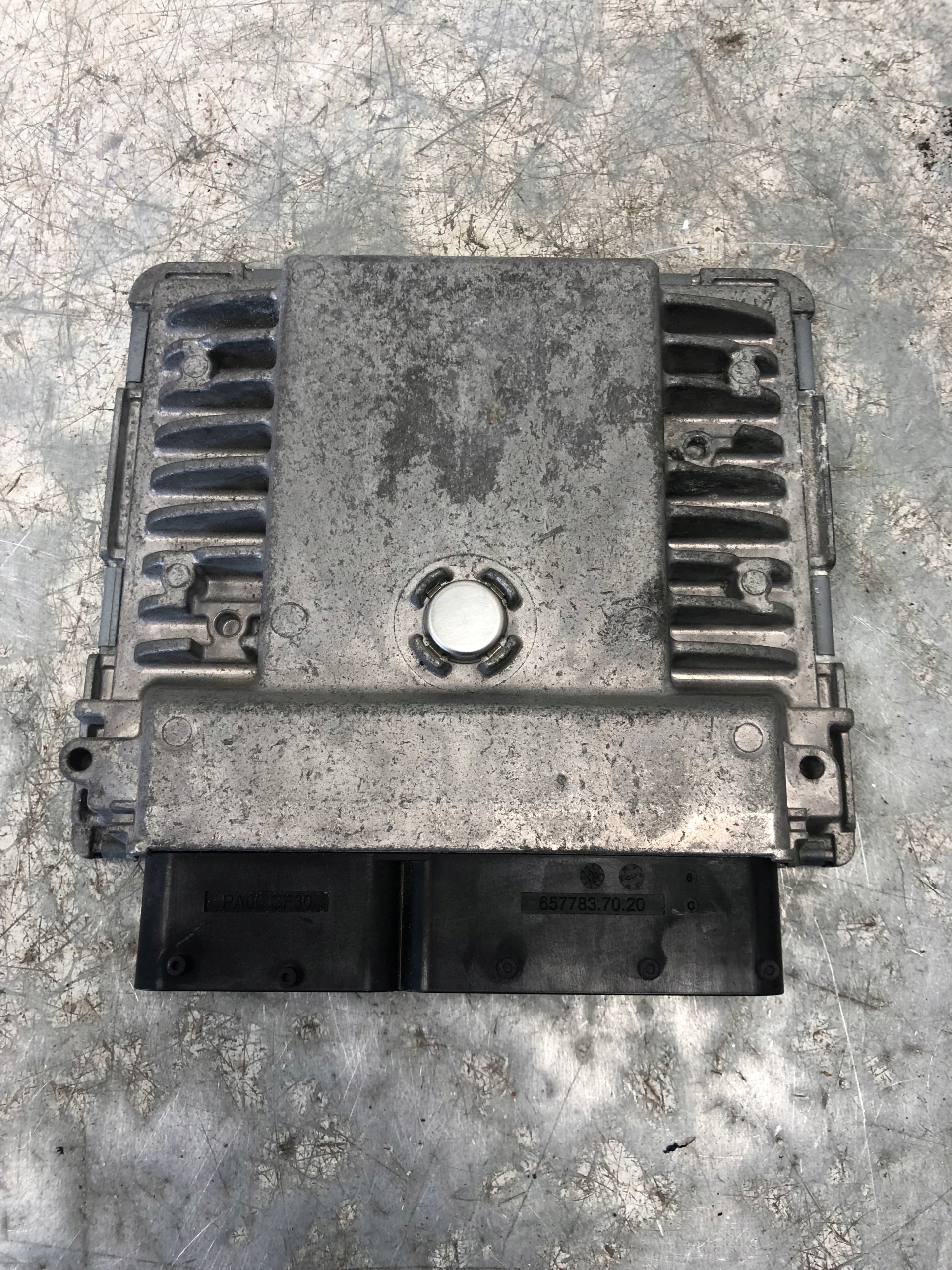 computer of the engine VW GOLF VI plus 03F906070A