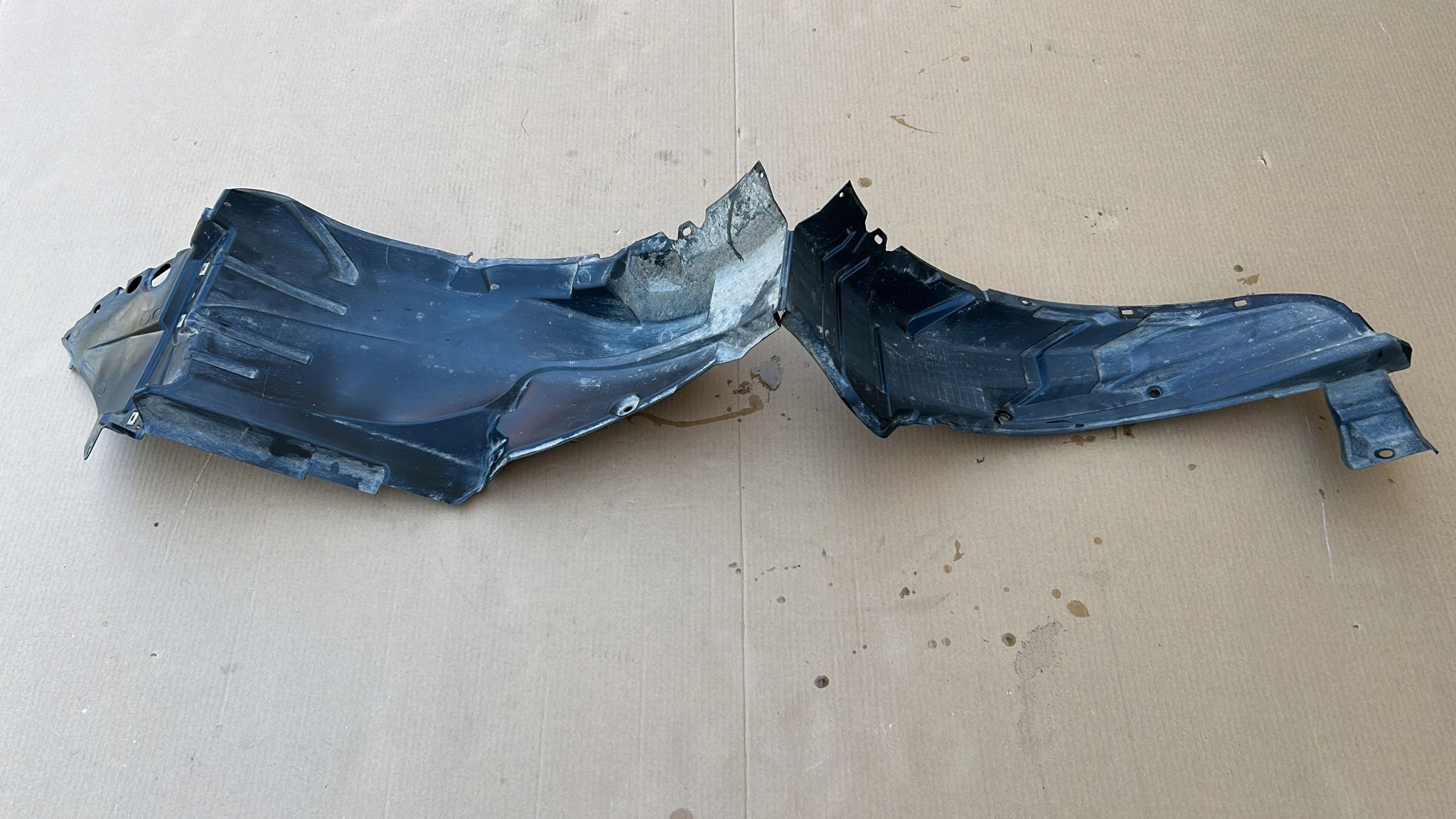 mudguard left left front front TOYOTA AURIS II 12-18