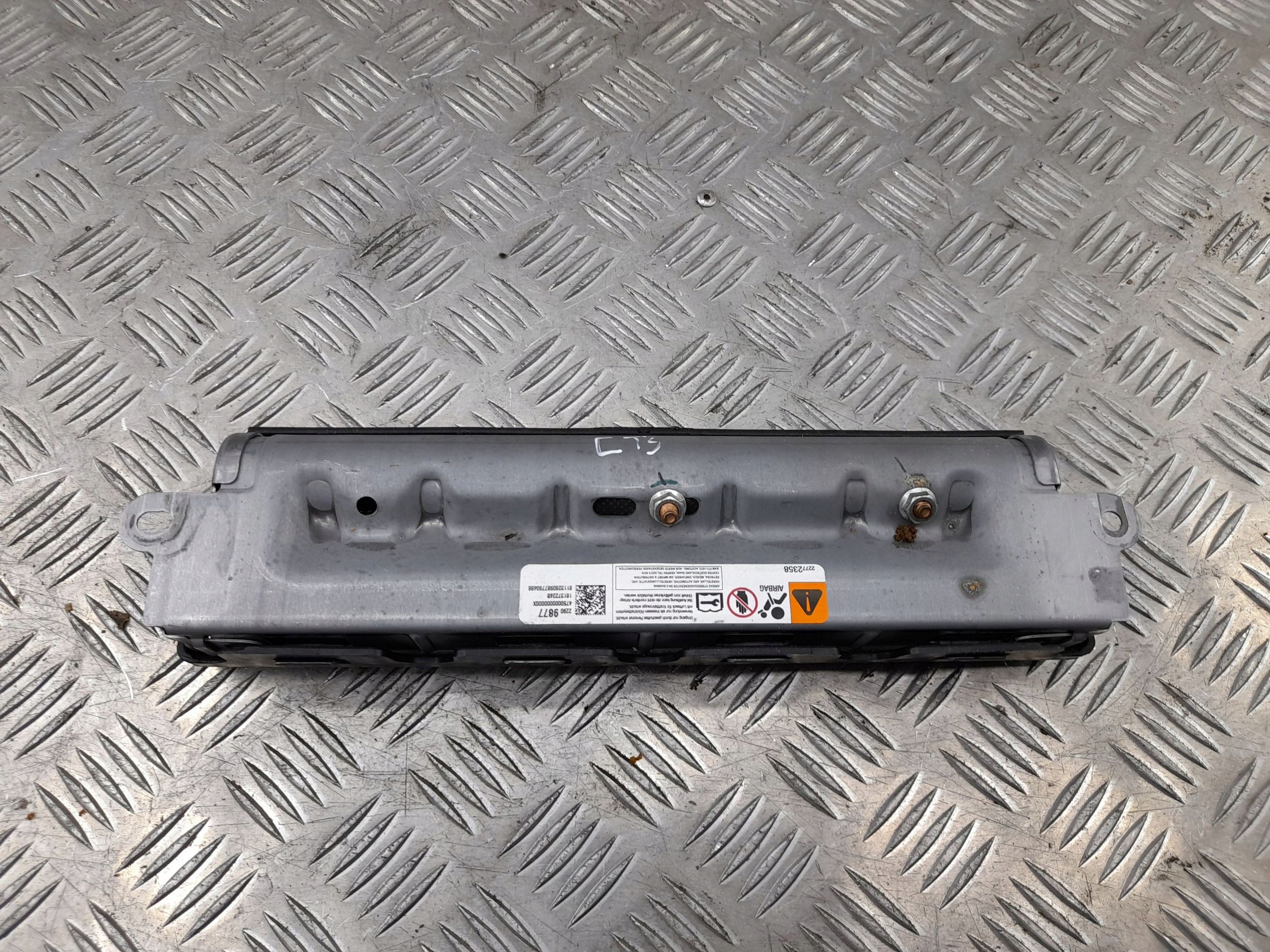 Cadillac CTS 22909877 Подушки