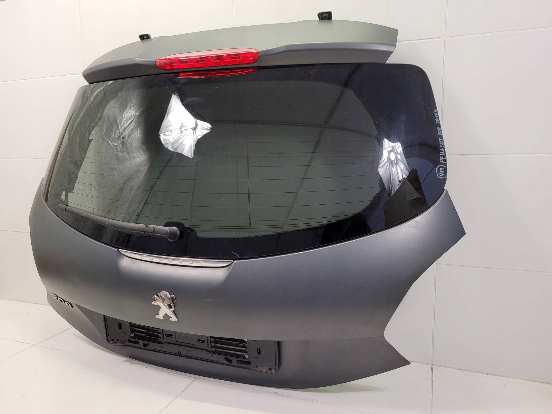 rear trunk door boot Peugeot 208 2015
