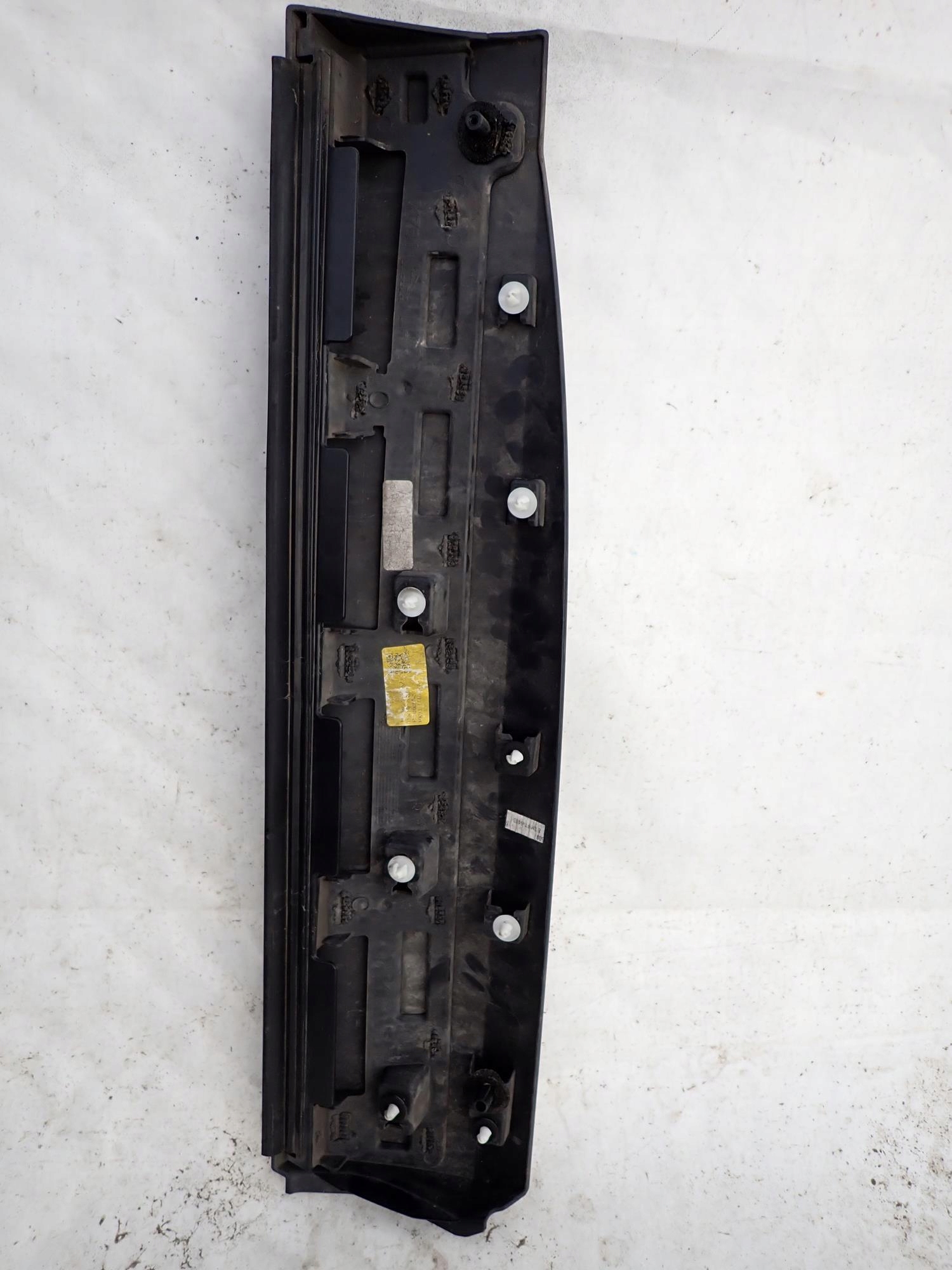 JAGUAR F-PACE 16-> moulding door left rear part