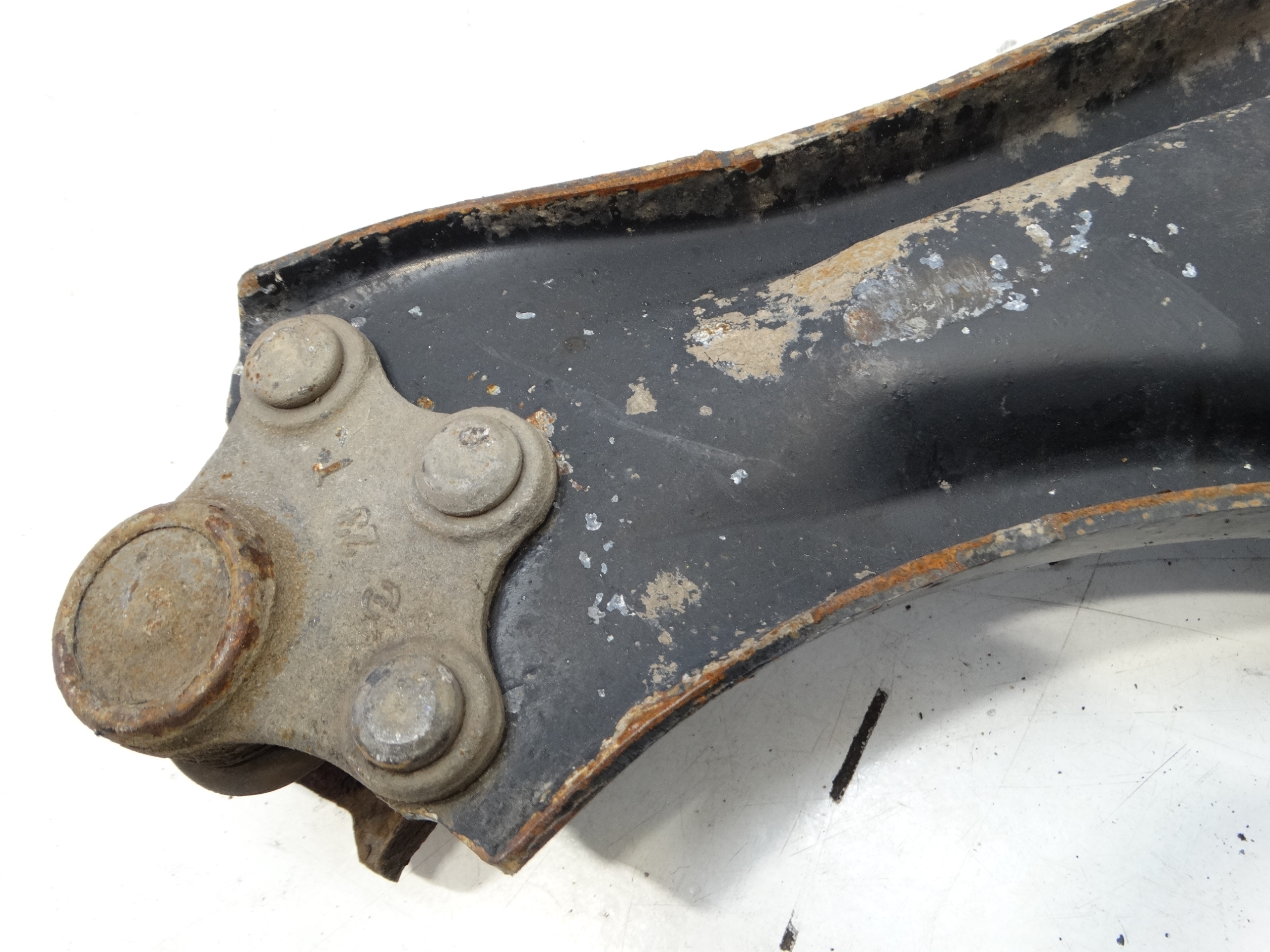 arm lower springing right front PEUGEOT 208 2008 129TYS.KM