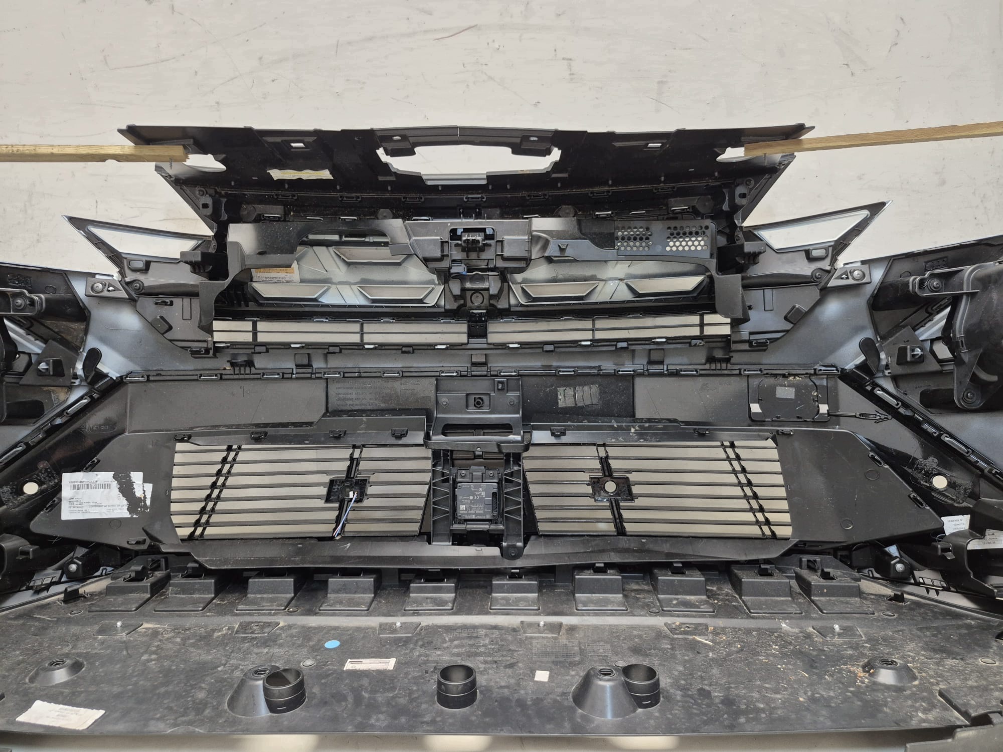 RENAULT BOREAL 25- bumper front front PDC RADAR complete