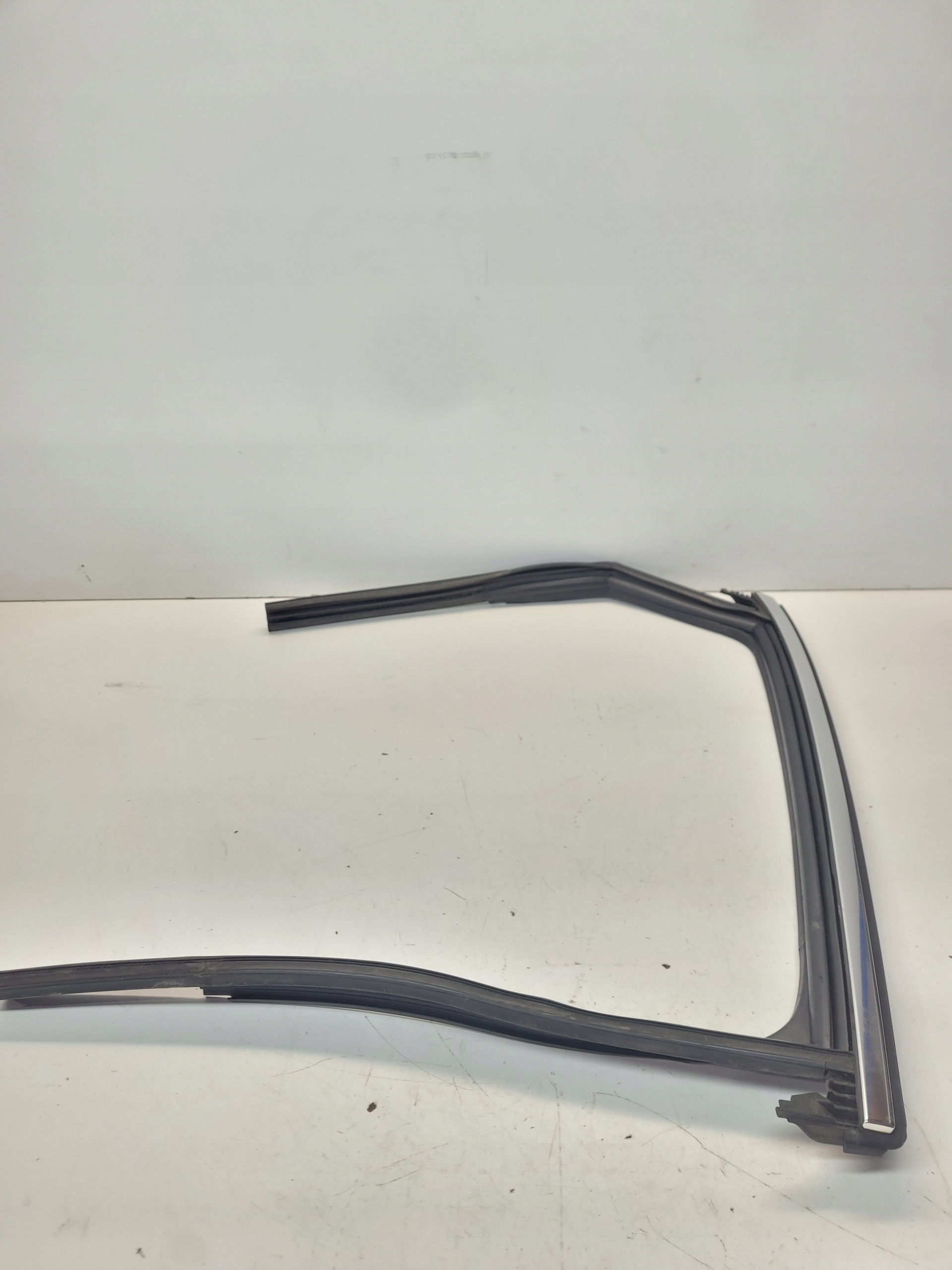 Dichtsatz Tür CHROM rechts heck AUDI A4 B9 Sedan 8W5839432C