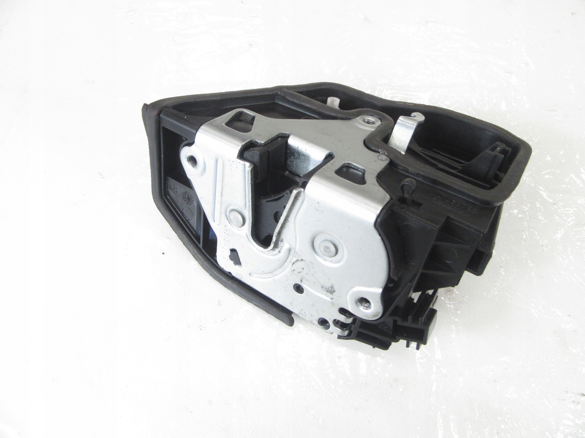 lock left rear part BMW e60 e61 LCI e65 e70 e83 e87 e90 e91 F01 F10 F11 F25 F30