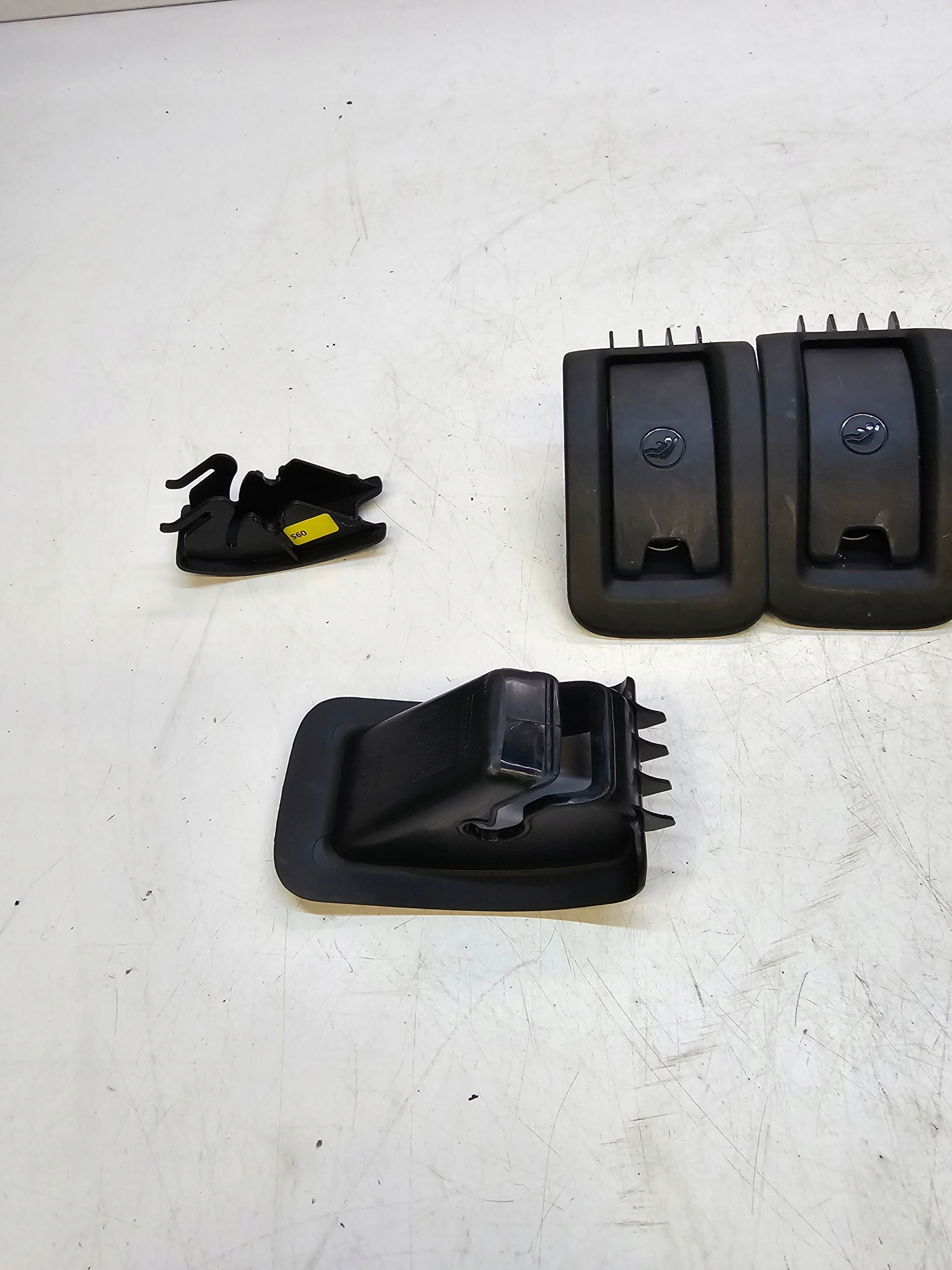 STAFFA ISOFIX AUDI A3 8V CABRIO 8V7887233