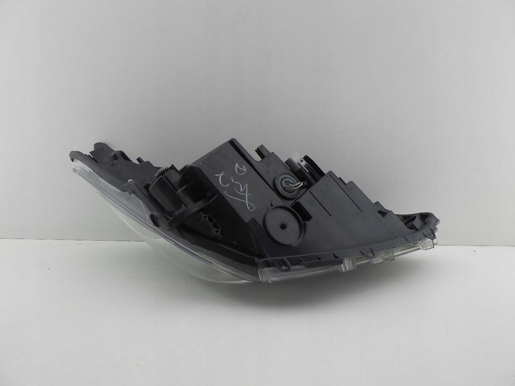 TOYOTA YARIS III 3 LIFT 17- without LED light front left
