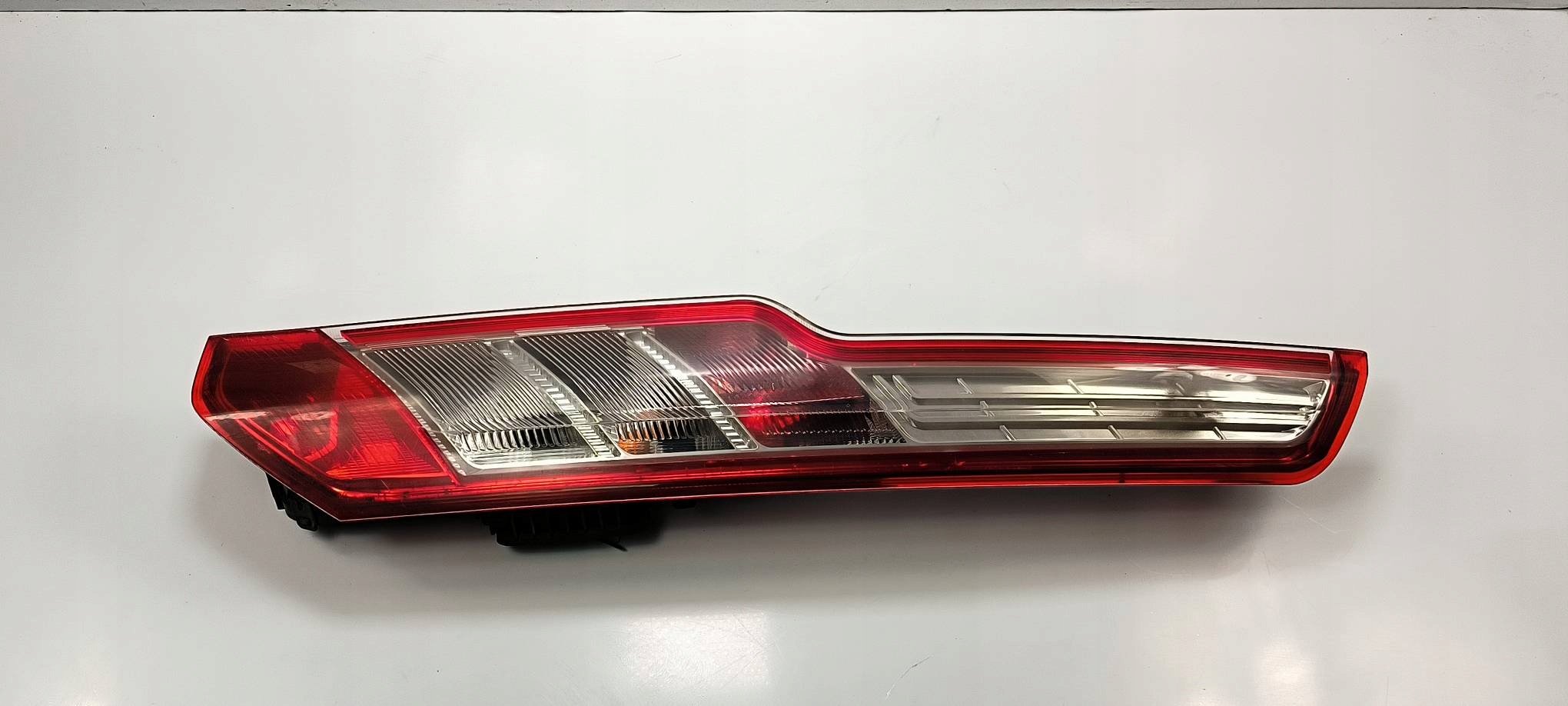 light right rear part BK21-13404-AD FORD TRANSIT CUSTOM L1H1