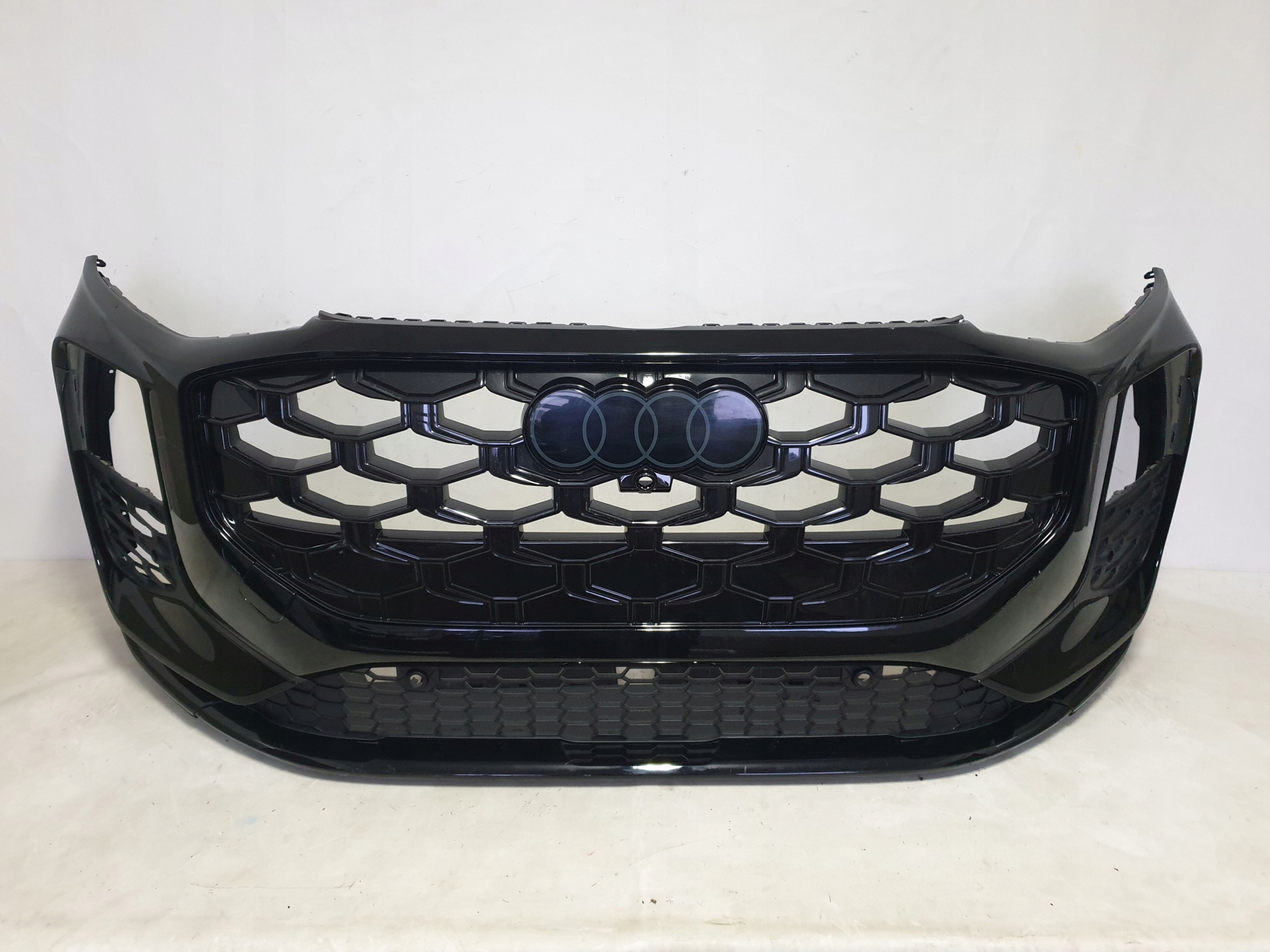 AUDI Q3 III 83H S-LINE 25-> bumper front front 6xPDC 83H807437D