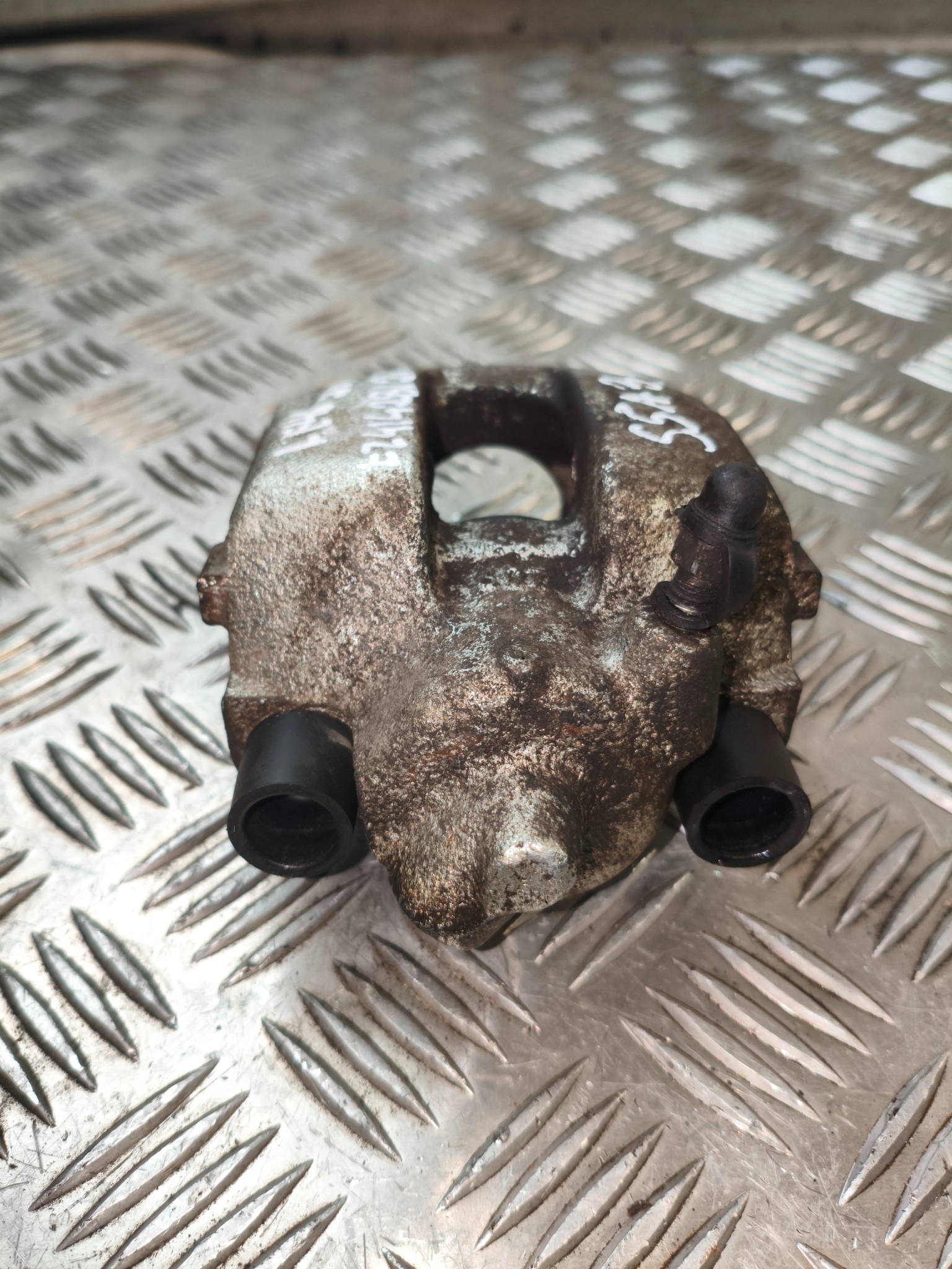caliper rear part left BMW E46 2.0D