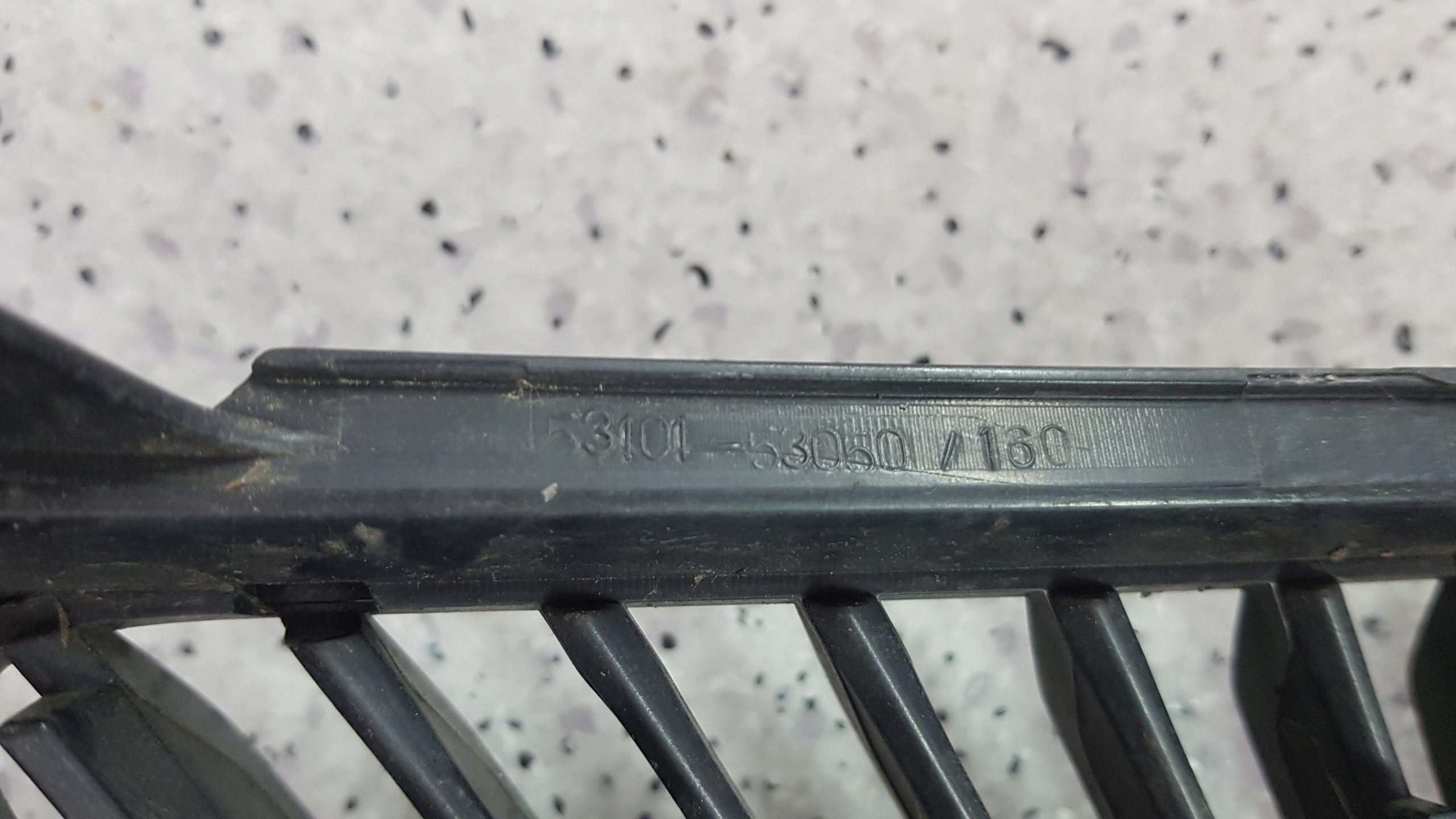 LEXUS IS II GRILL GRILL D 9425