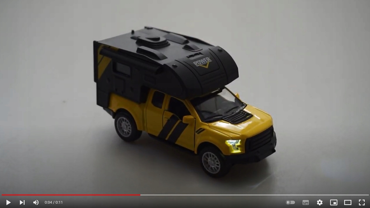 AUTO CAMPER 13 CM WÓZ KAMPINGOWY METAL/PLASTIK NAPĘD ŚWIATŁO DŹWIĘK ŻÓŁTY Seria AUTO CAMPER