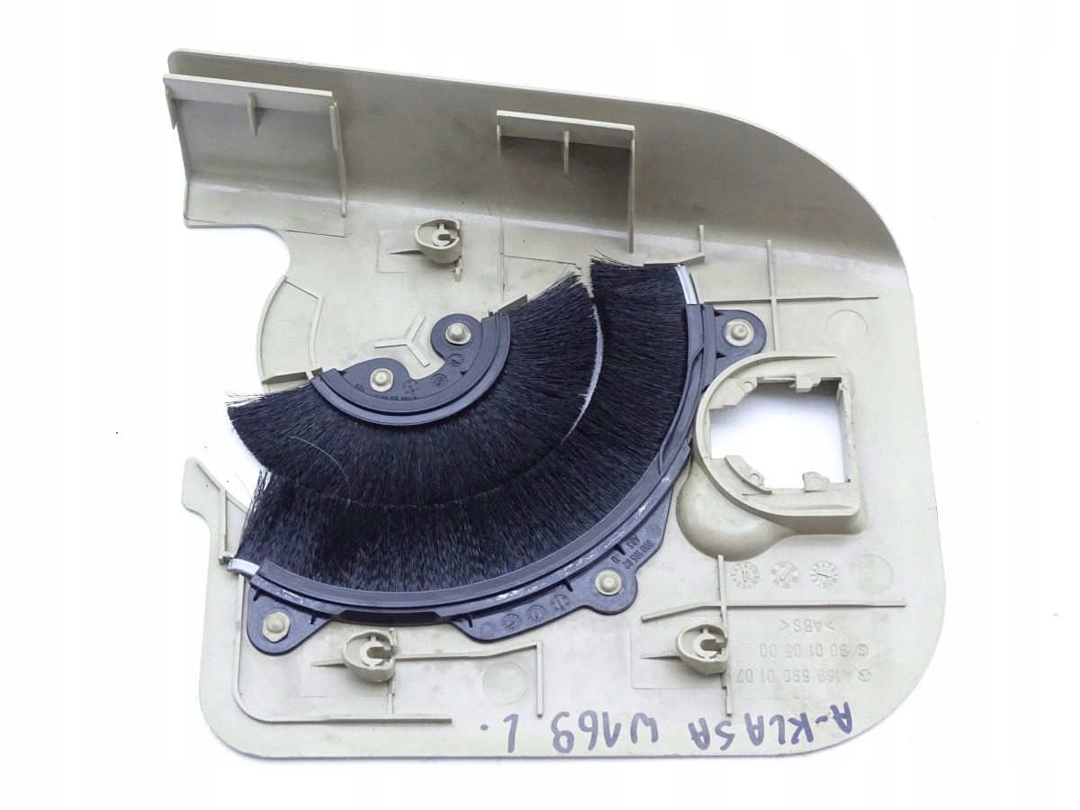 MERCEDES A-KLASA W169 OSŁONA ROLETY BAGAŻNIKA LEWA Producent części Mercedes-Benz OE