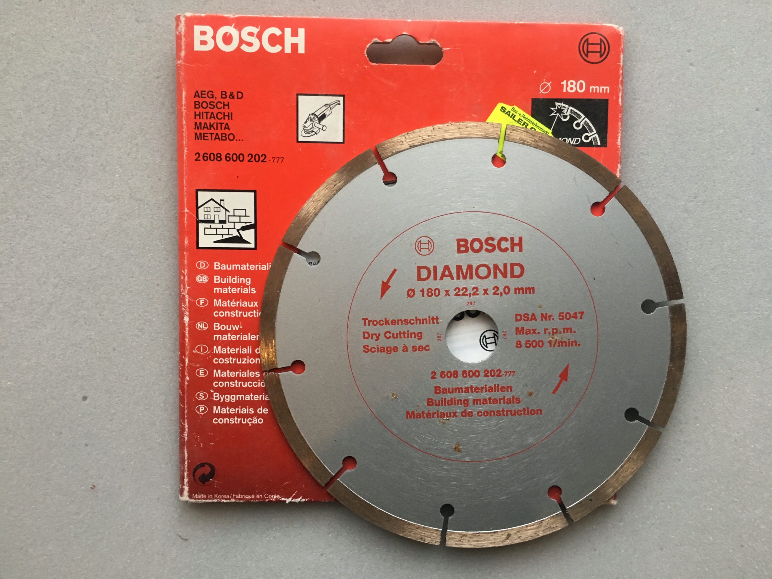 Bosch Diamantový kotouč segmentový pro řezání stavebních materiálů 180 mm