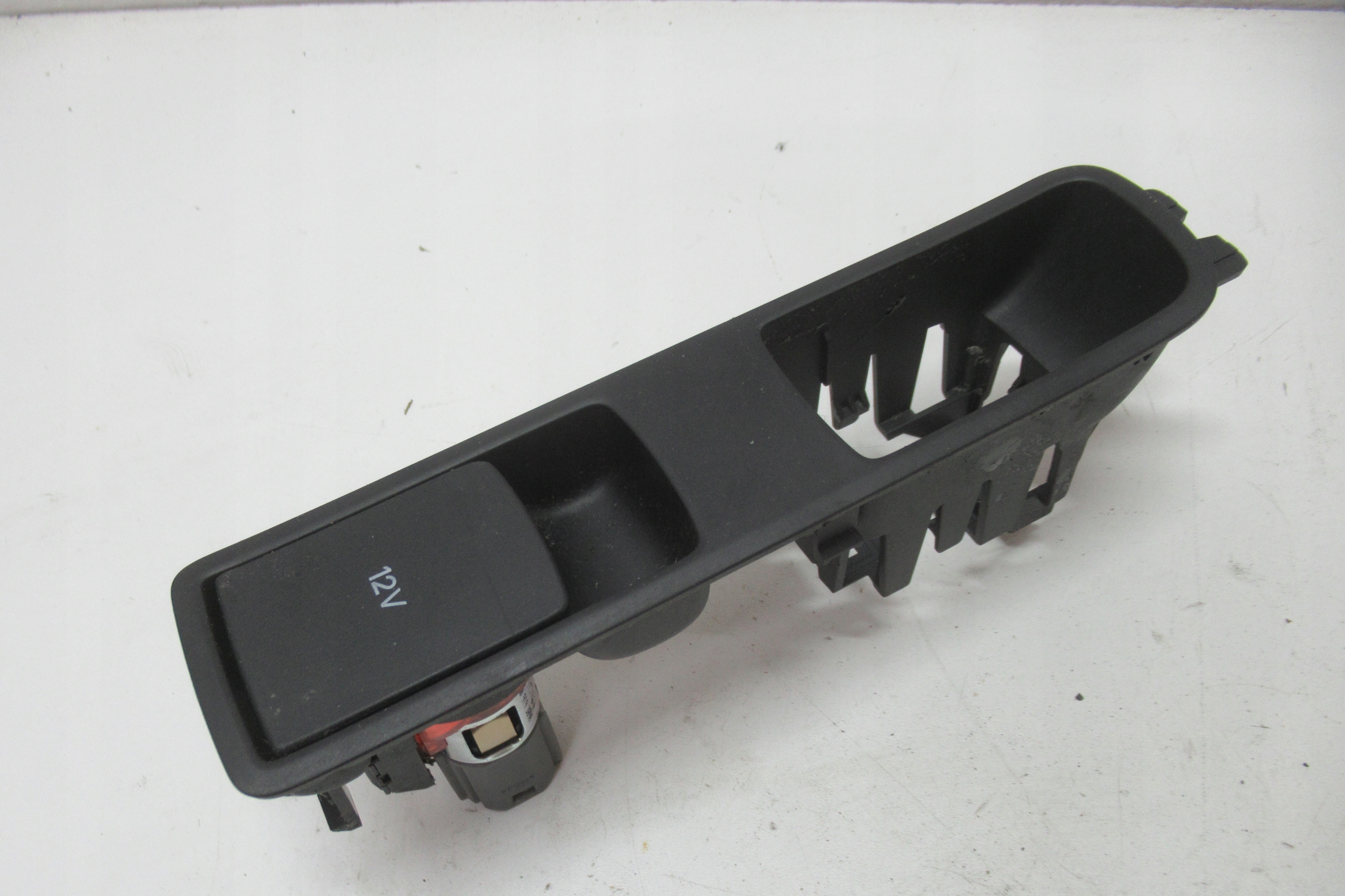 AUDI Q3 11R PANEL PRZELACZNIKA Bremse 8U1863349B